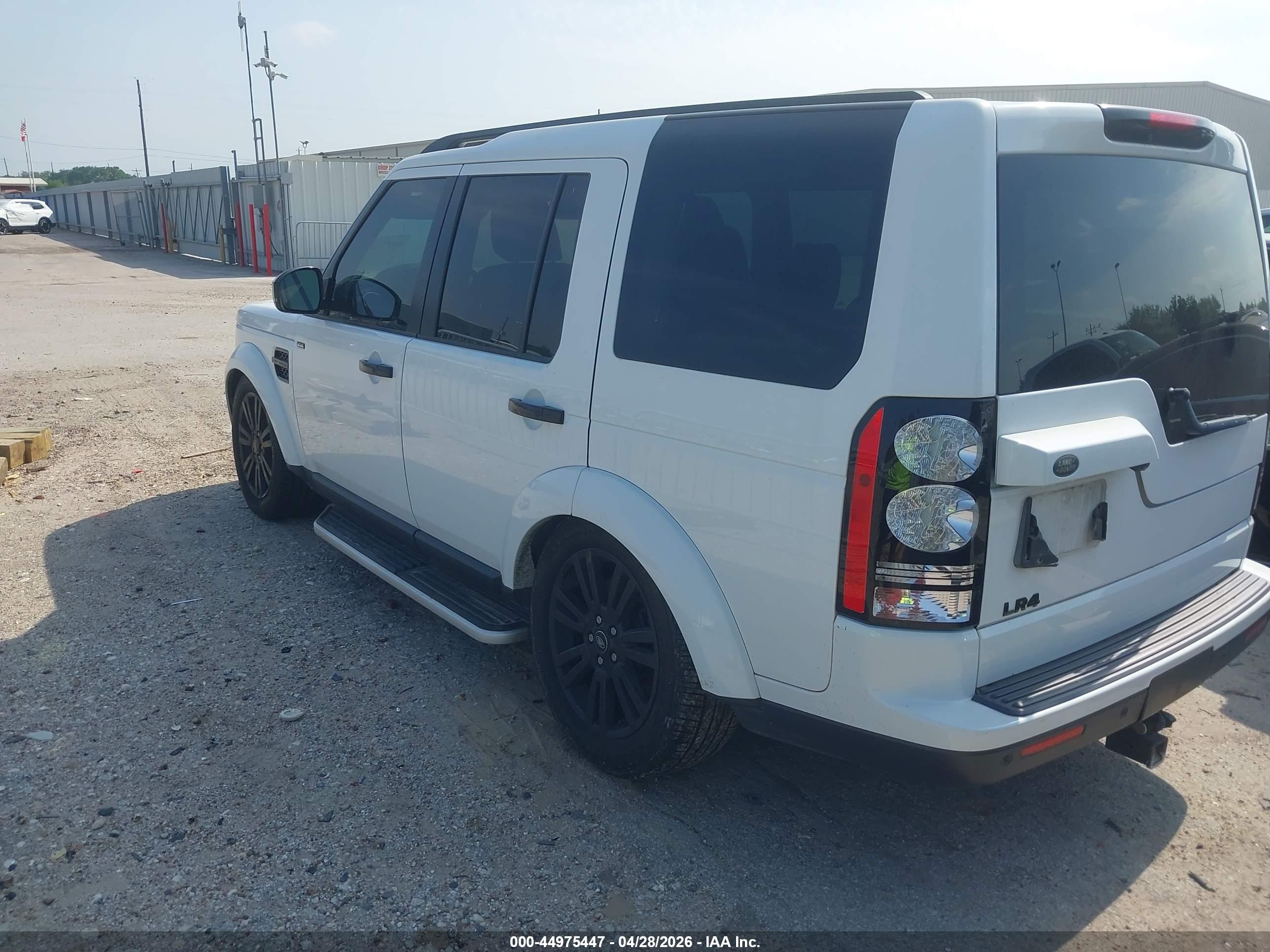 LAND ROVER image 3