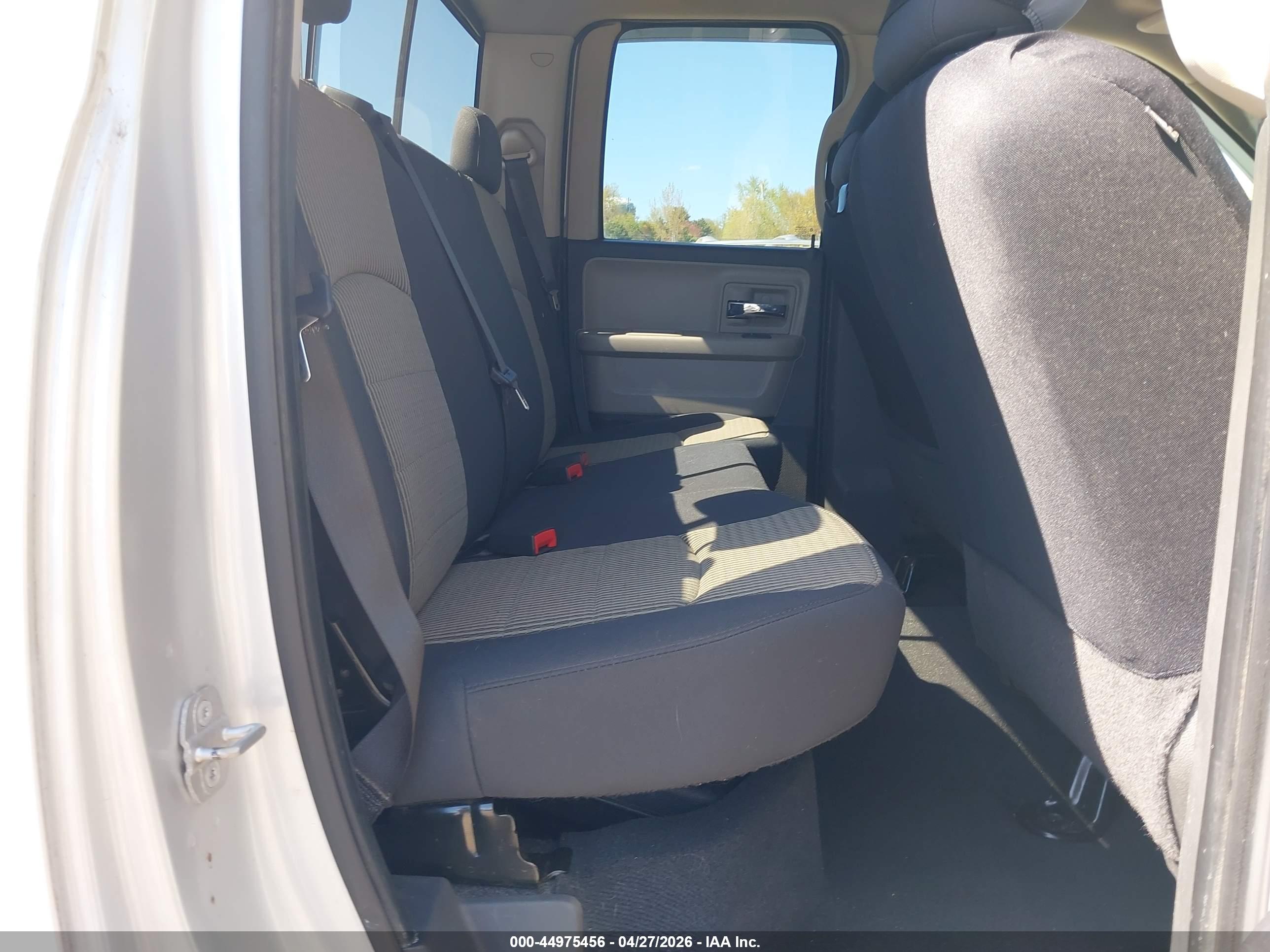 DODGE RAM image 8