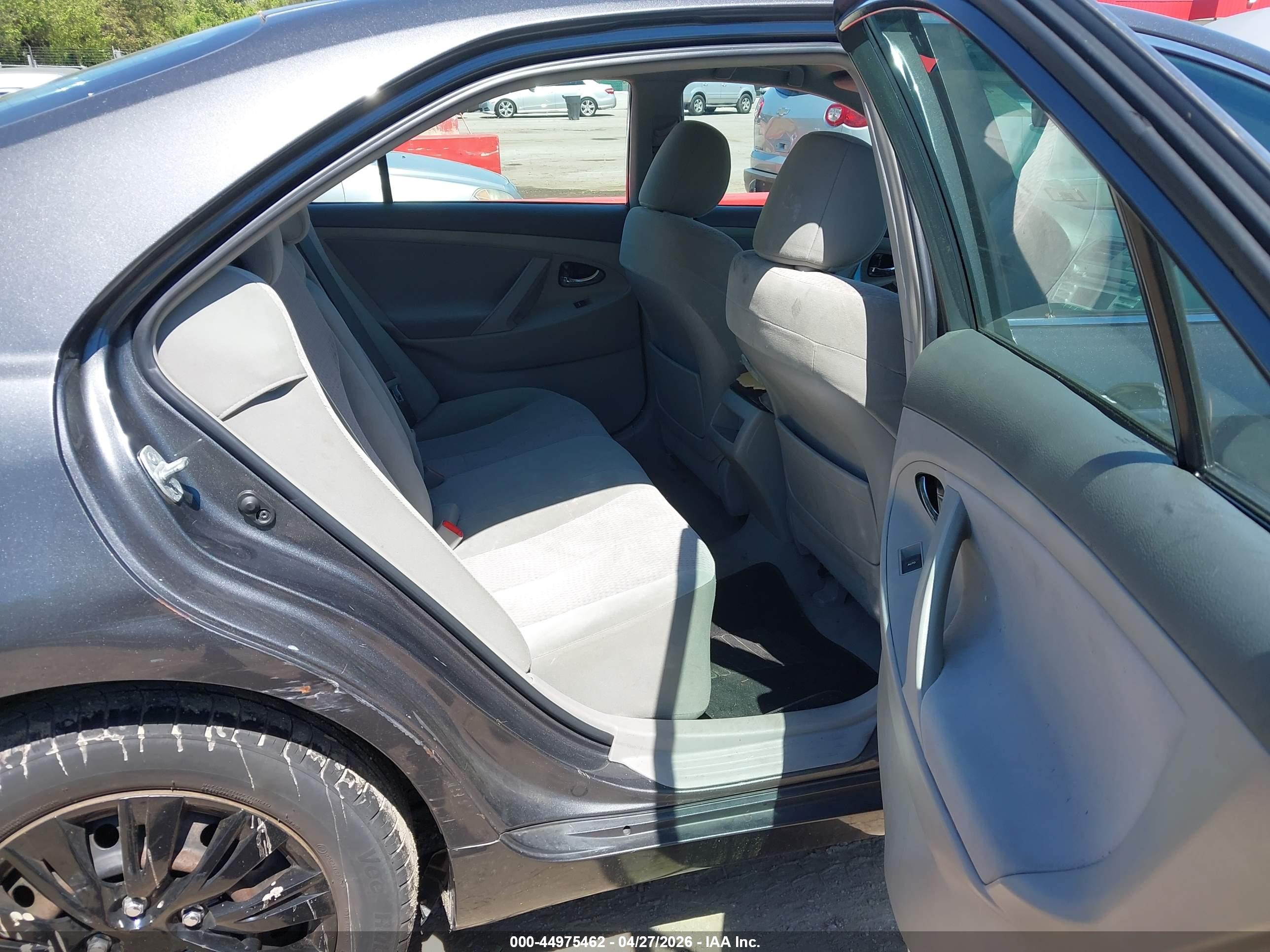 TOYOTA CAMRY image 8