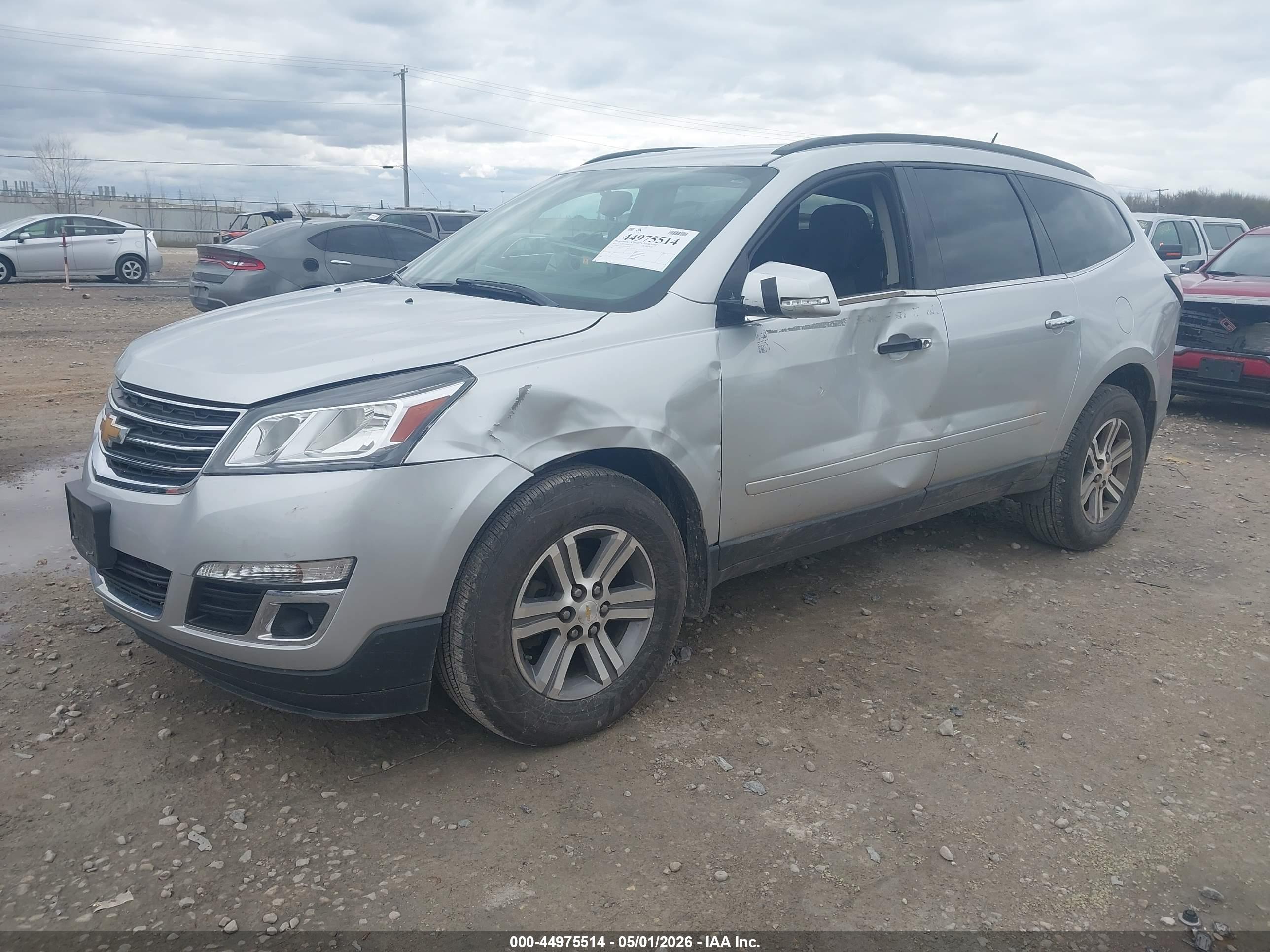 CHEVROLET TRAVERSE image 2