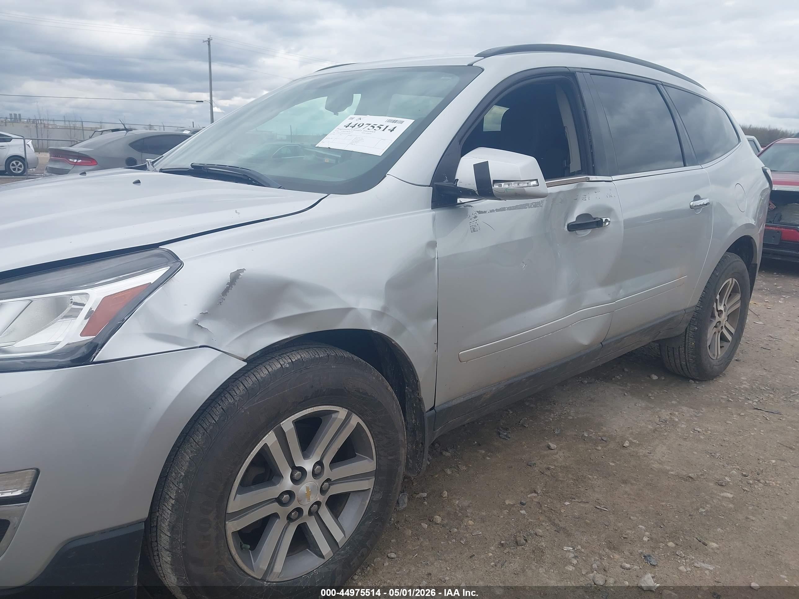 CHEVROLET TRAVERSE image 6