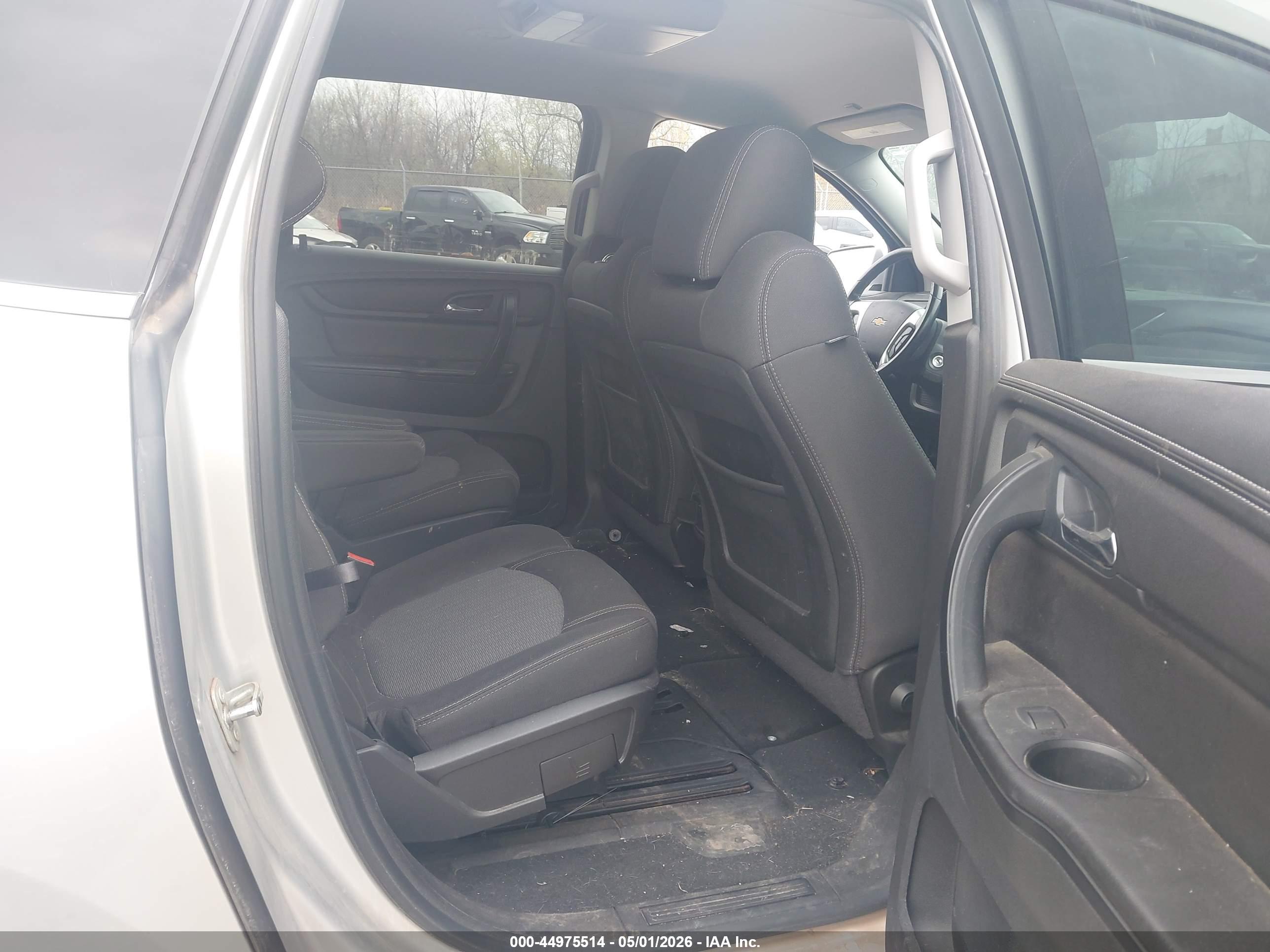 CHEVROLET TRAVERSE image 8