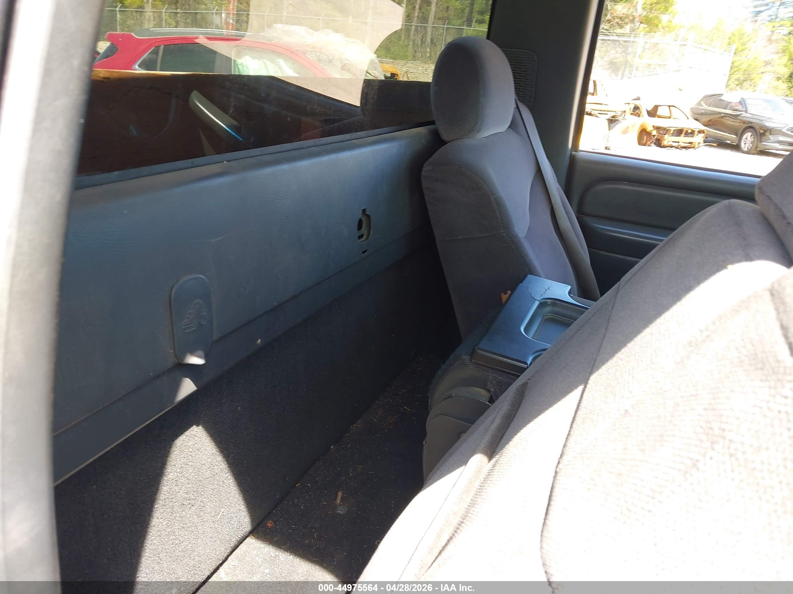 GMC SIERRA image 8