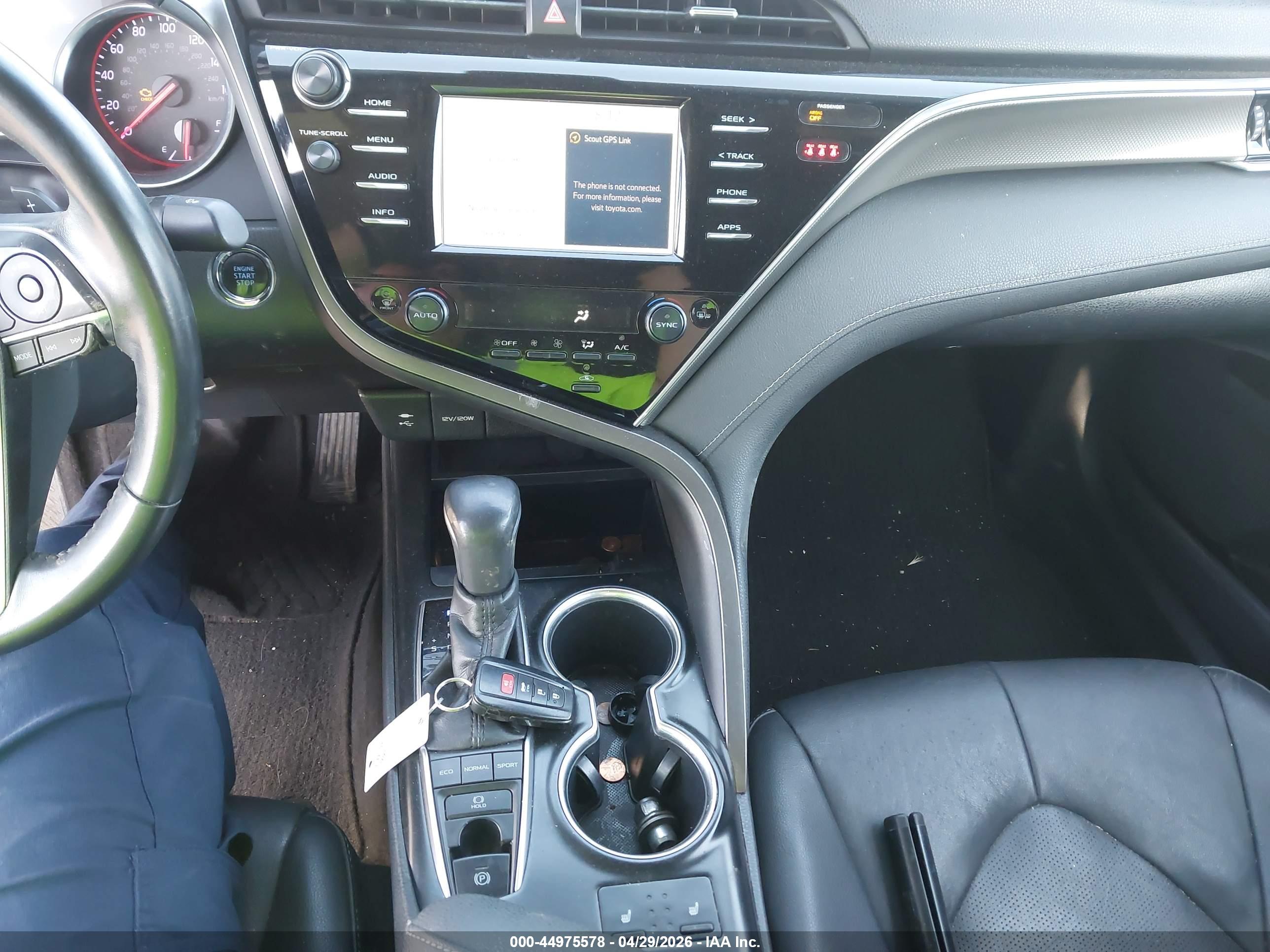 TOYOTA CAMRY image 11