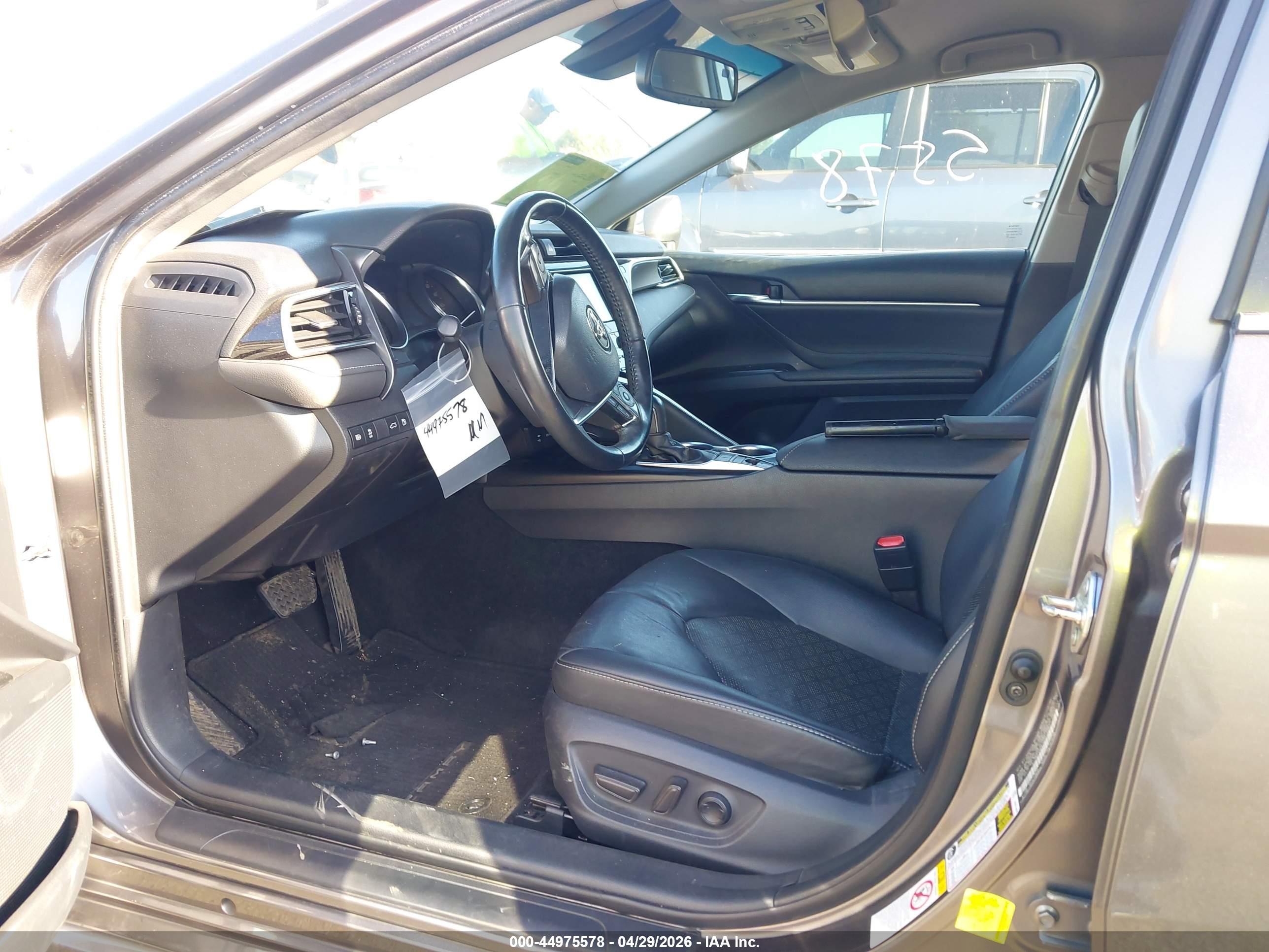 TOYOTA CAMRY image 5