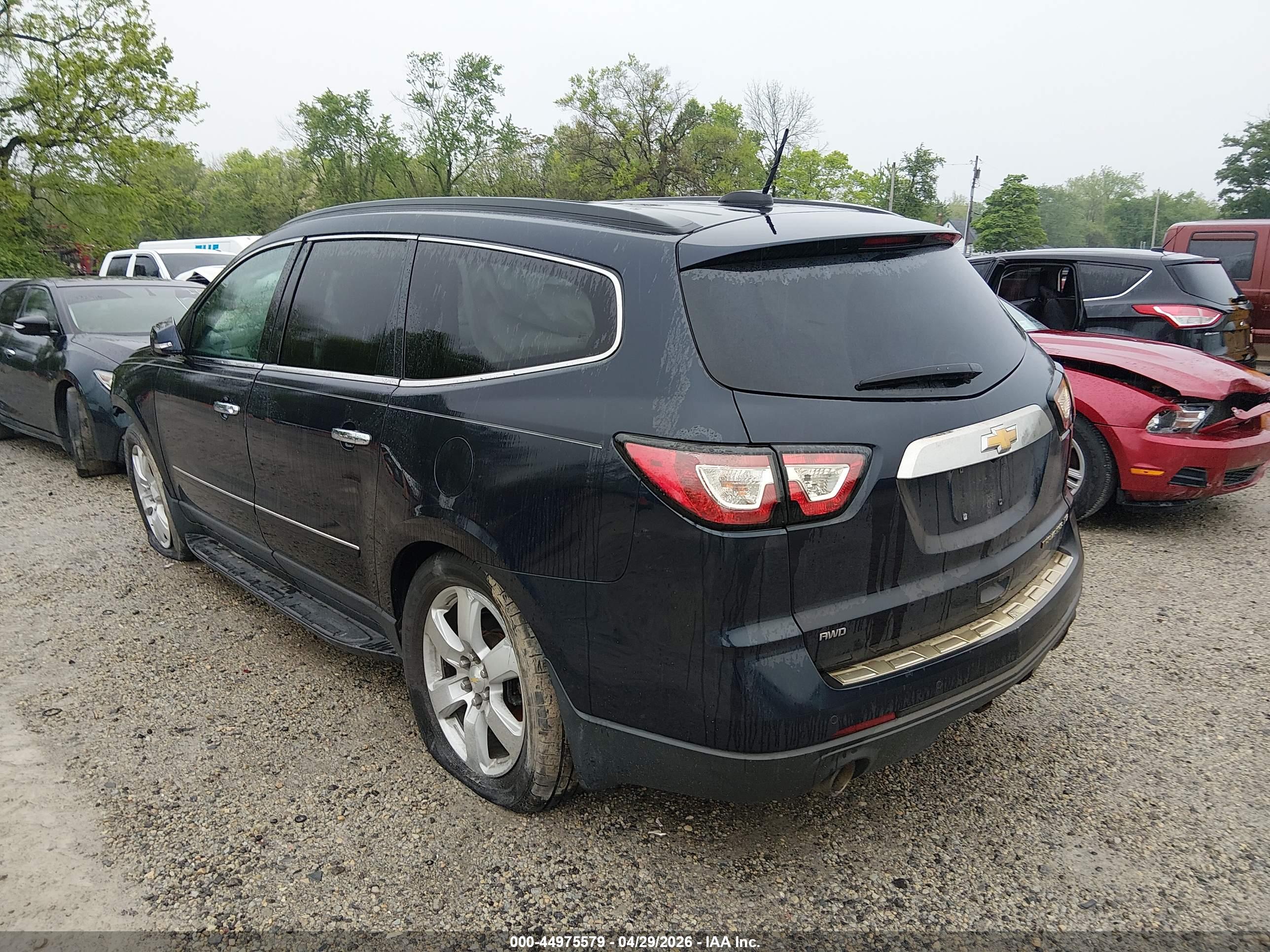 CHEVROLET TRAVERSE image 3