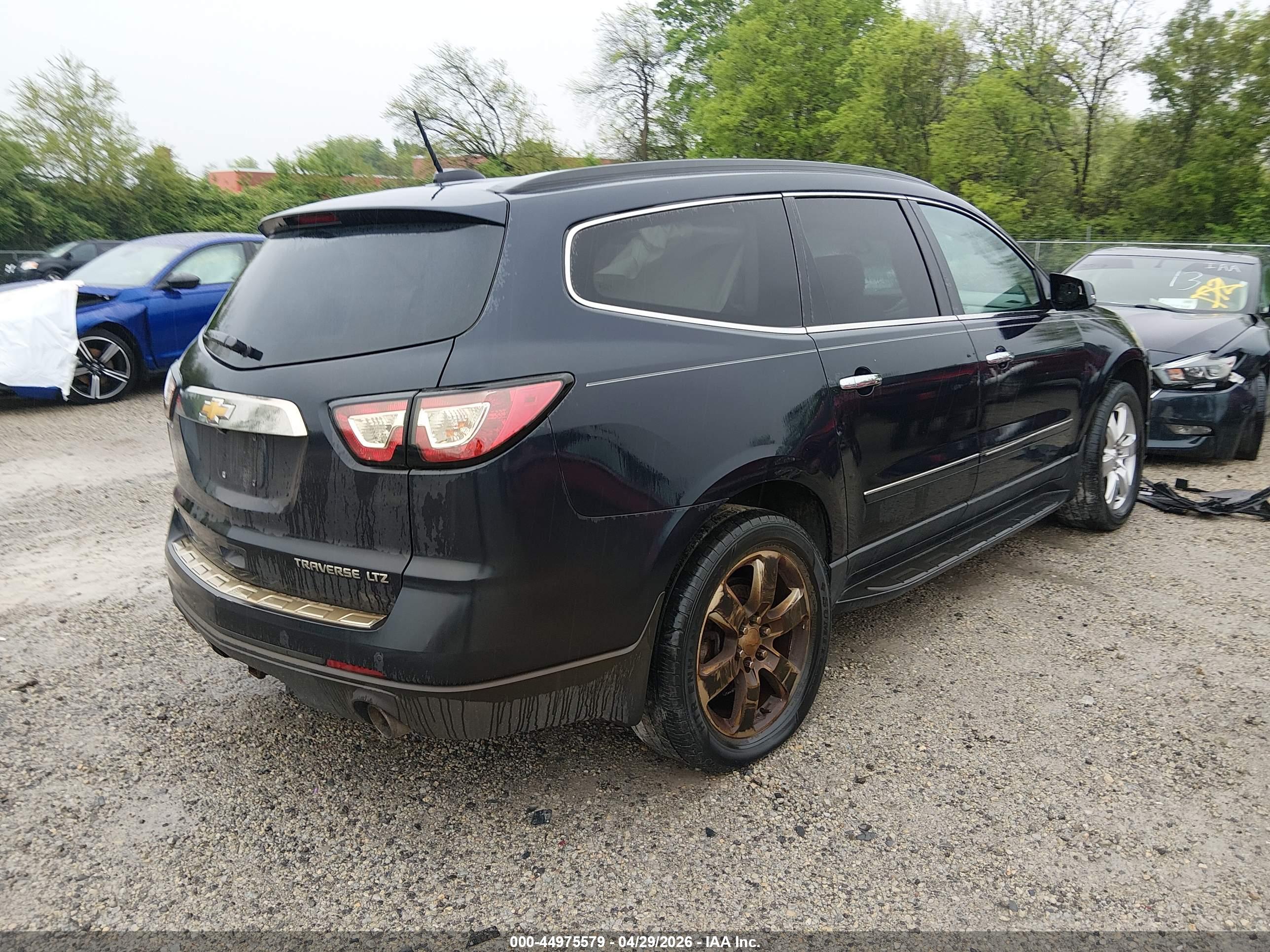 CHEVROLET TRAVERSE image 4