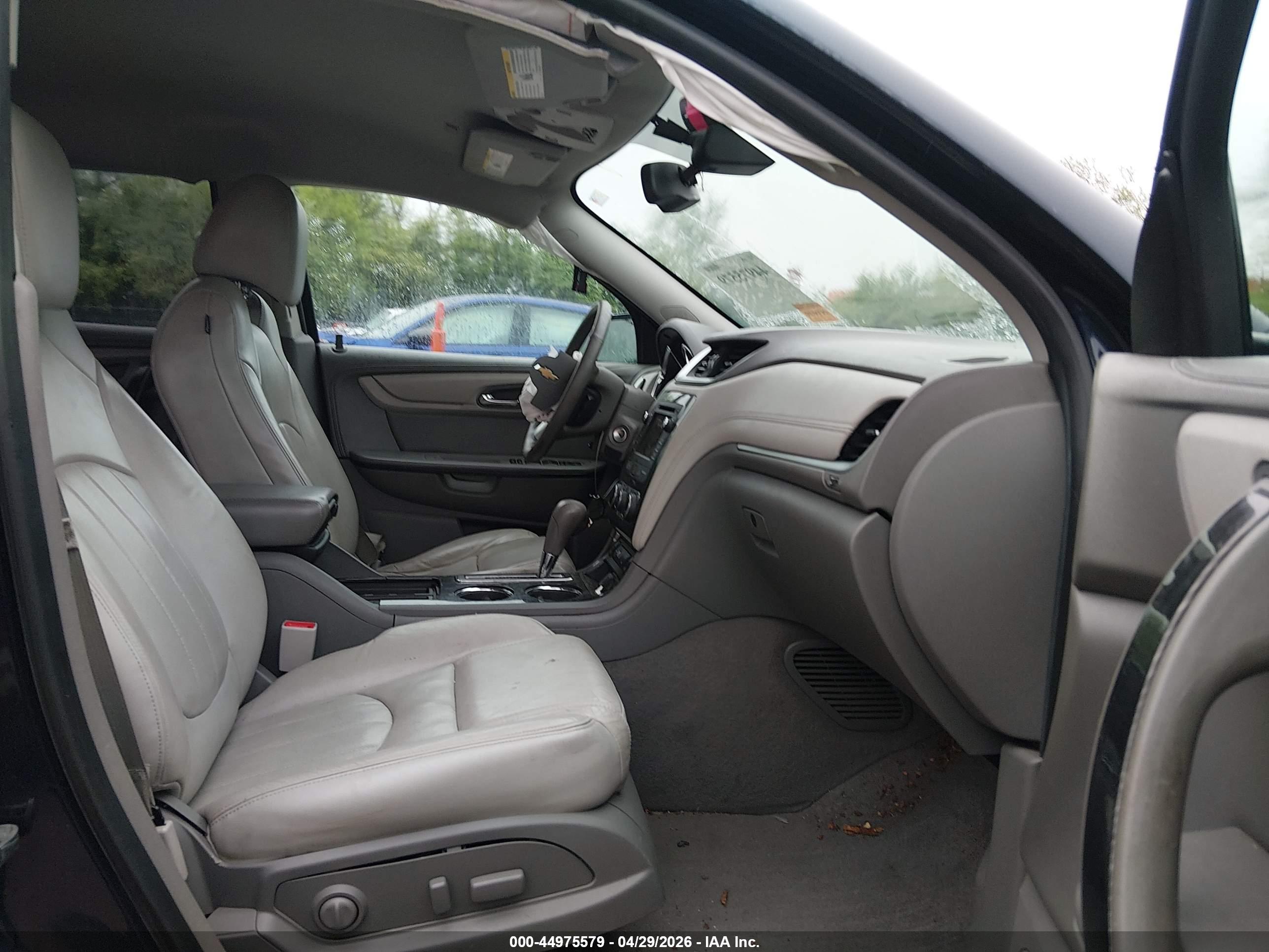 CHEVROLET TRAVERSE image 5