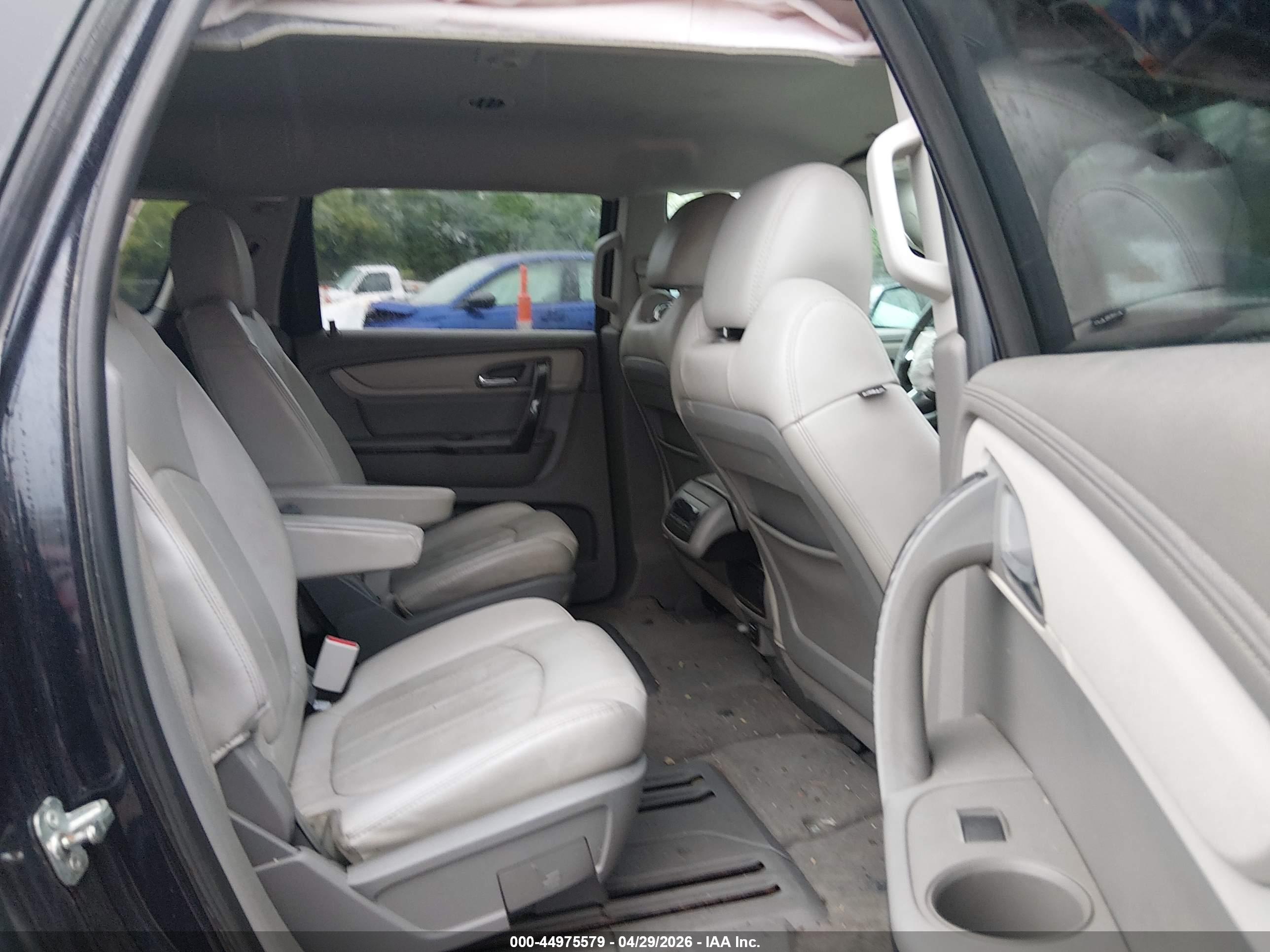 CHEVROLET TRAVERSE image 8