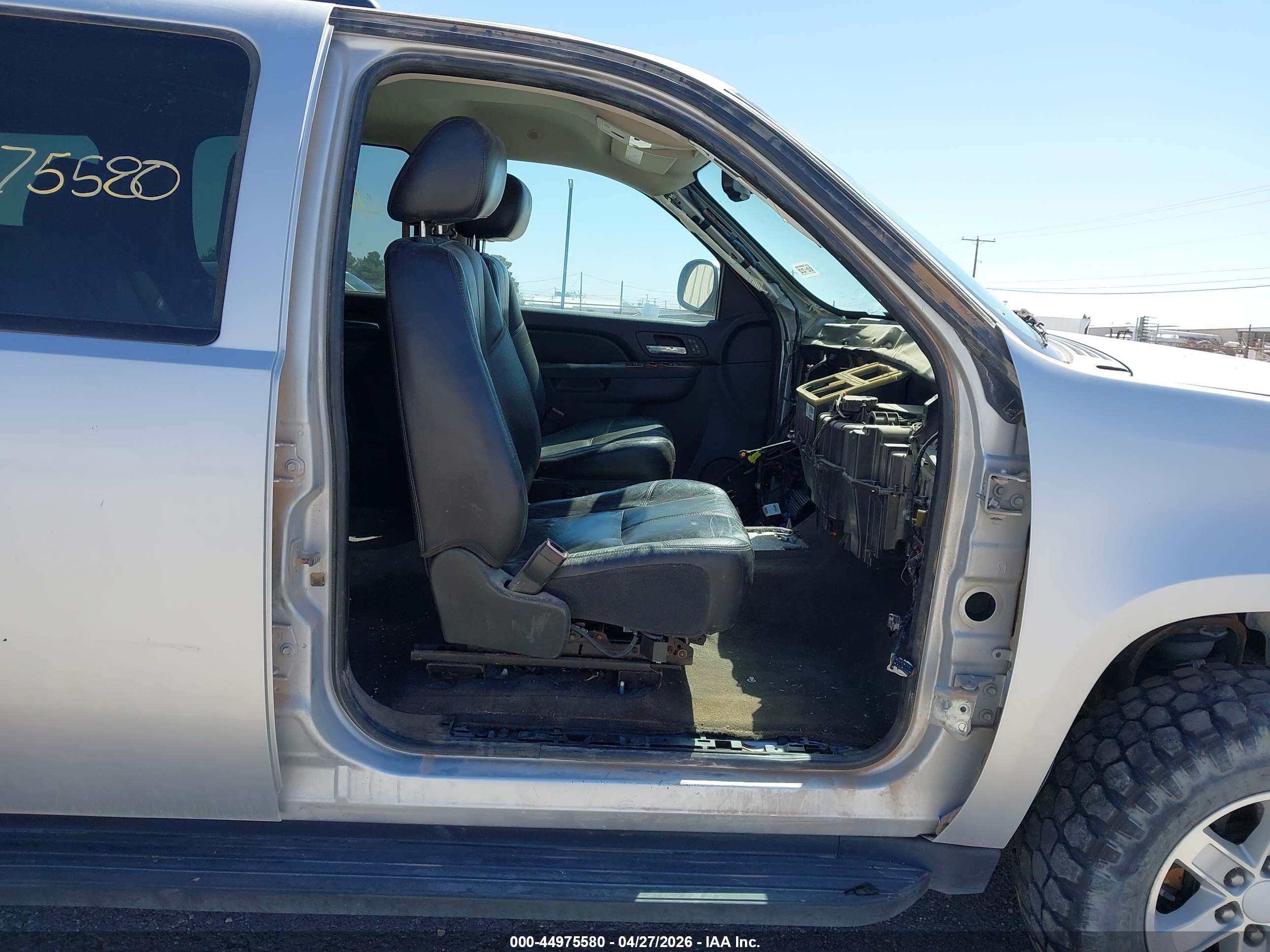 GMC YUKON image 6