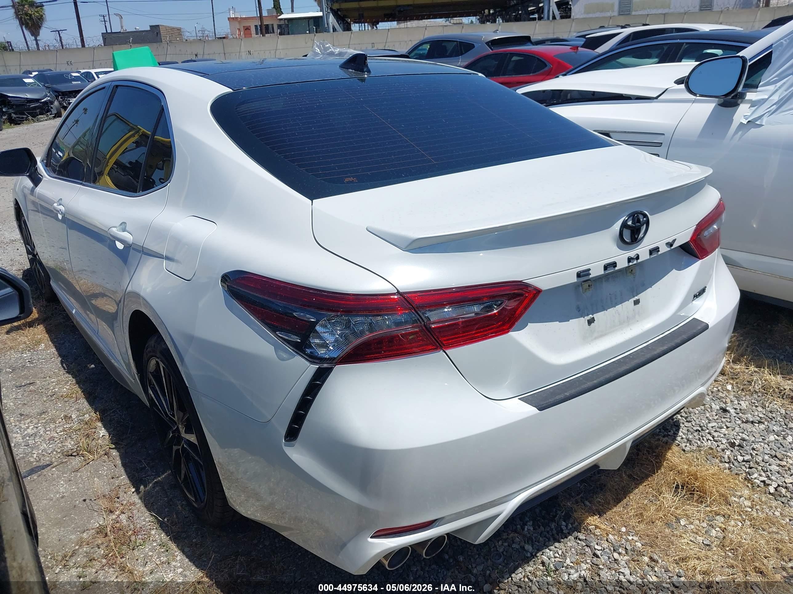 TOYOTA CAMRY image 3