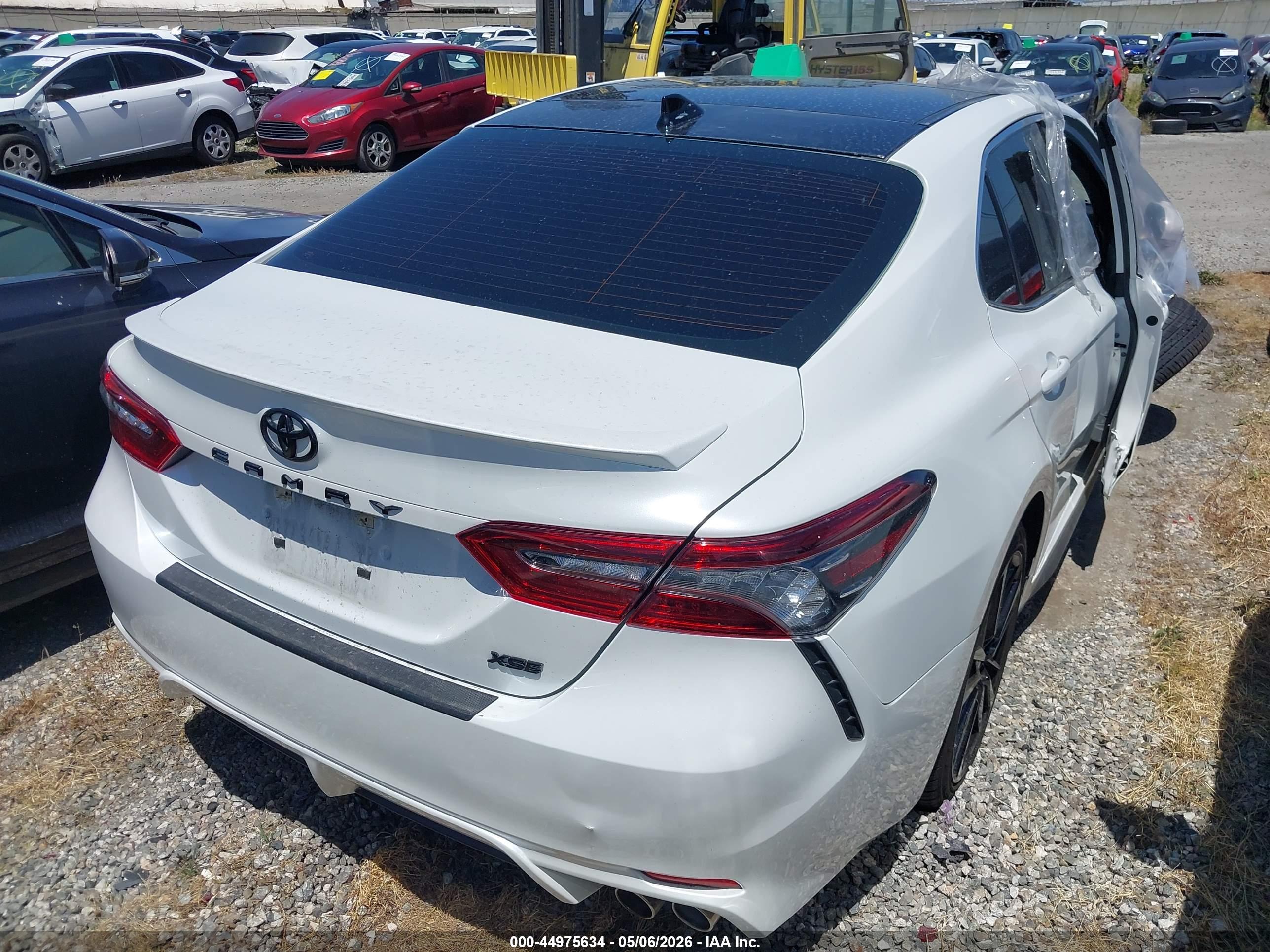 TOYOTA CAMRY image 4