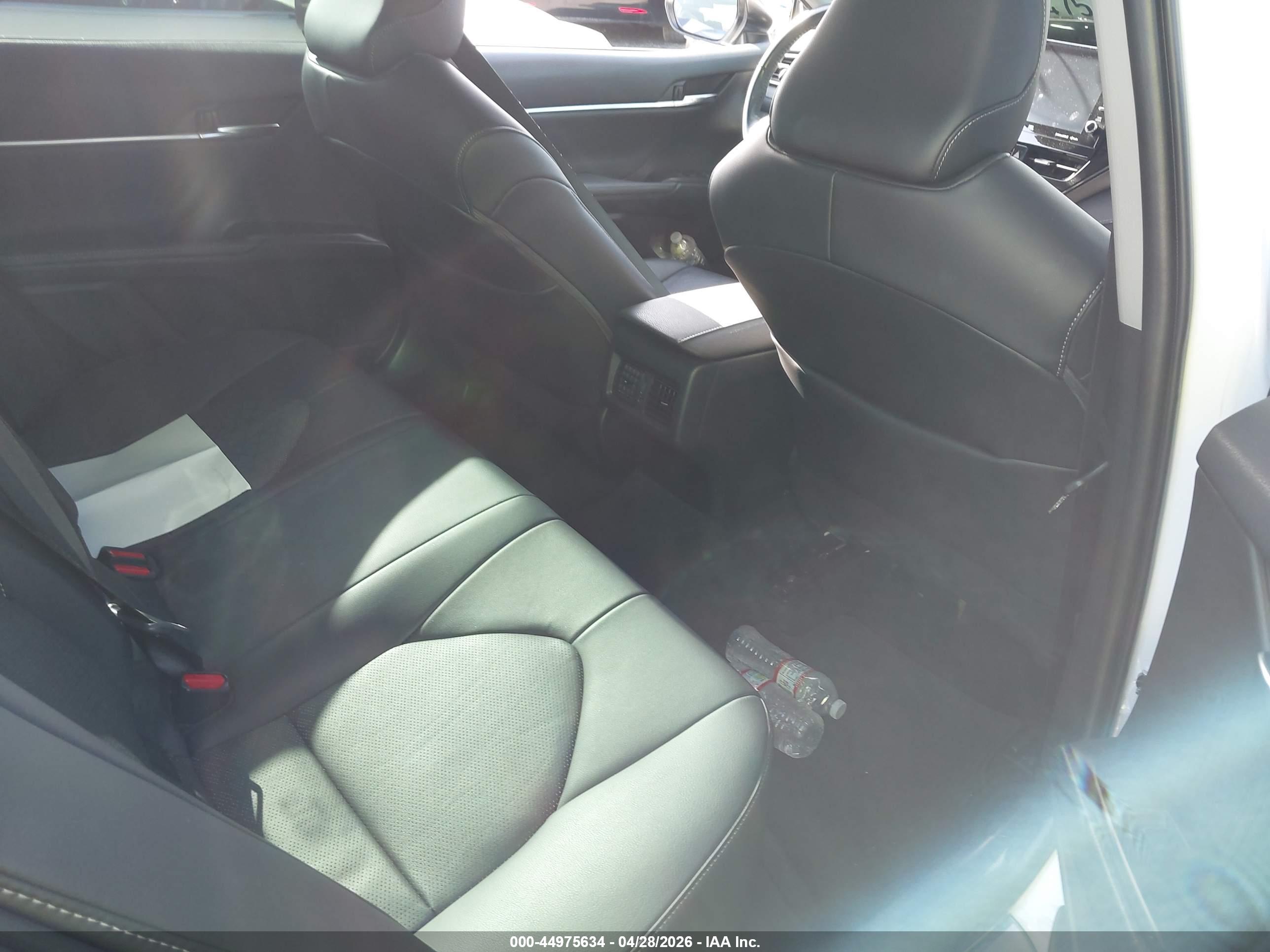 TOYOTA CAMRY image 8