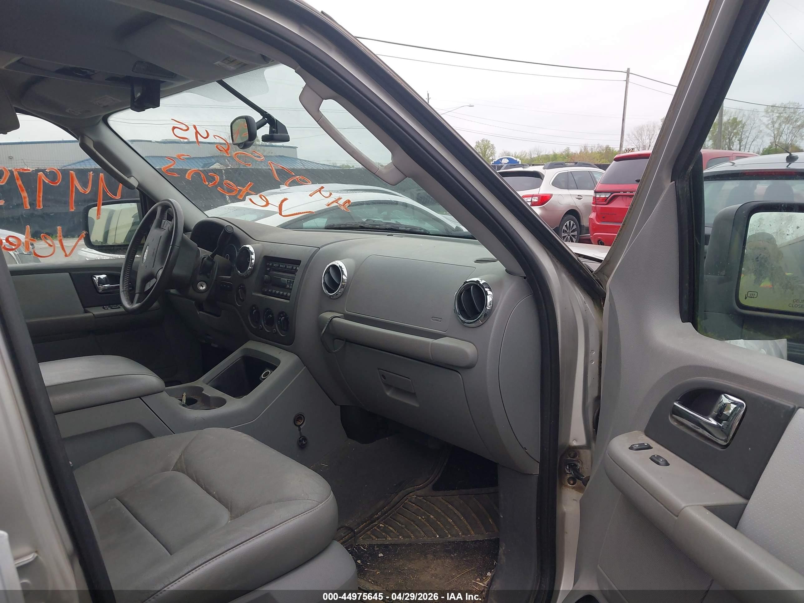 FORD EXPEDITION image 5