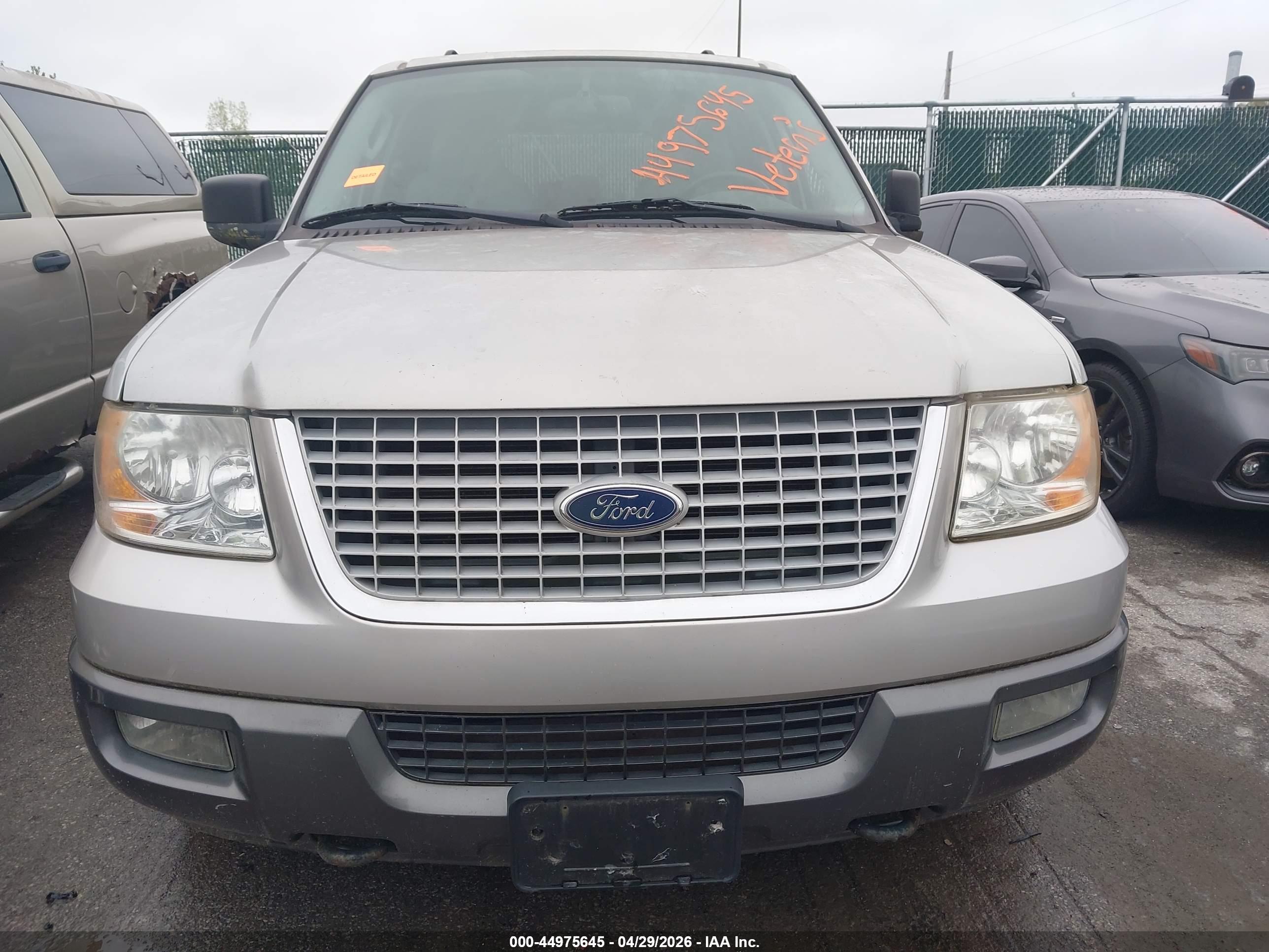 FORD EXPEDITION image 6