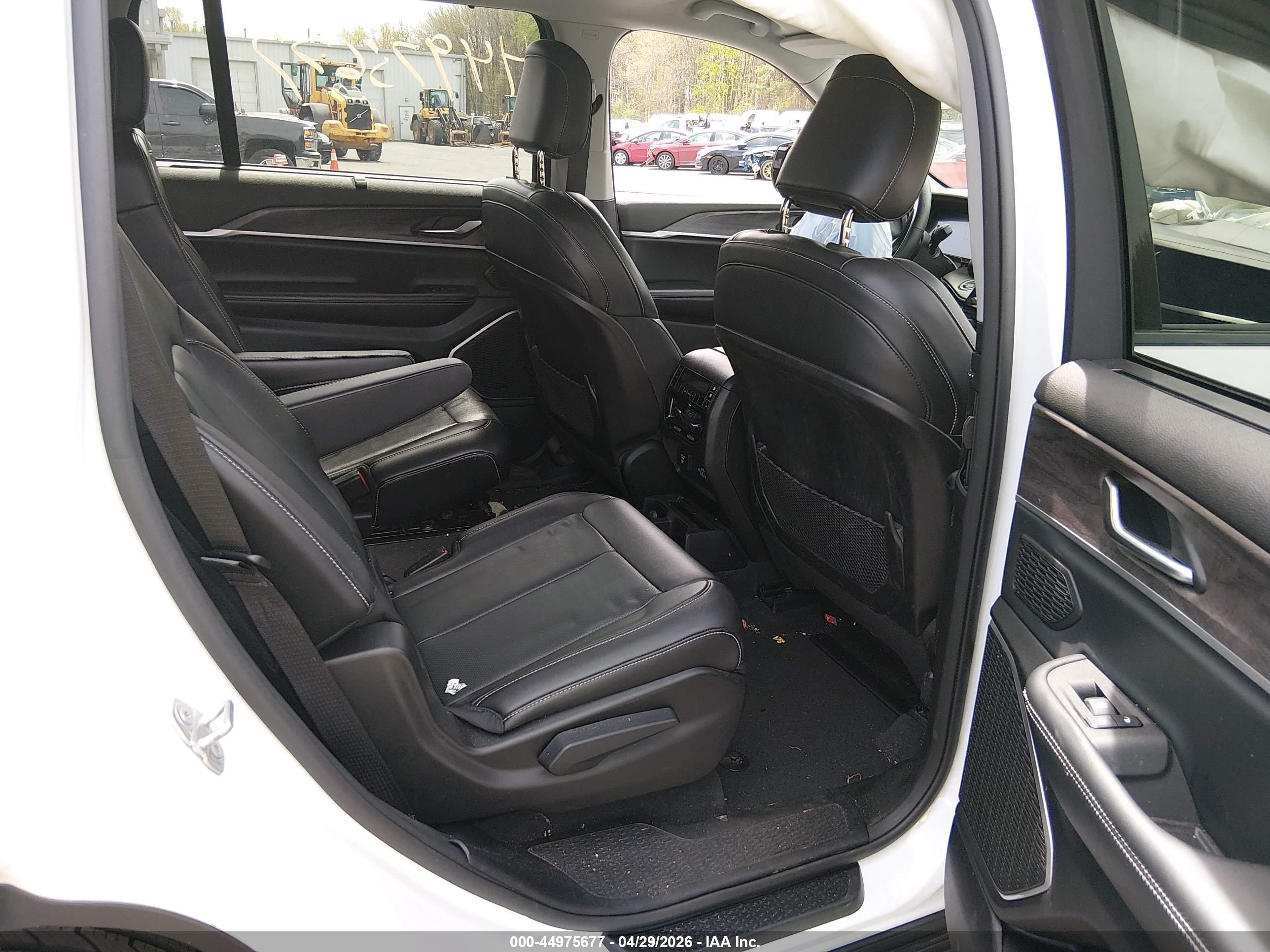 JEEP GRAND image 8