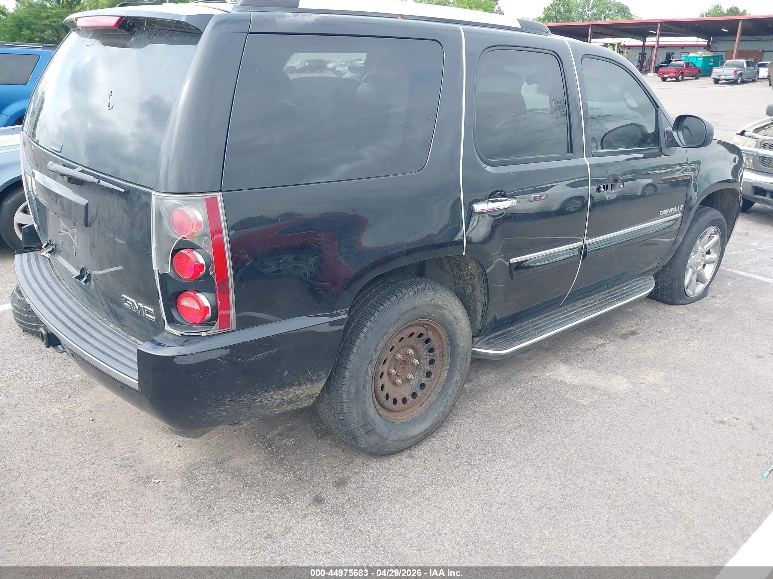 GMC YUKON image 4
