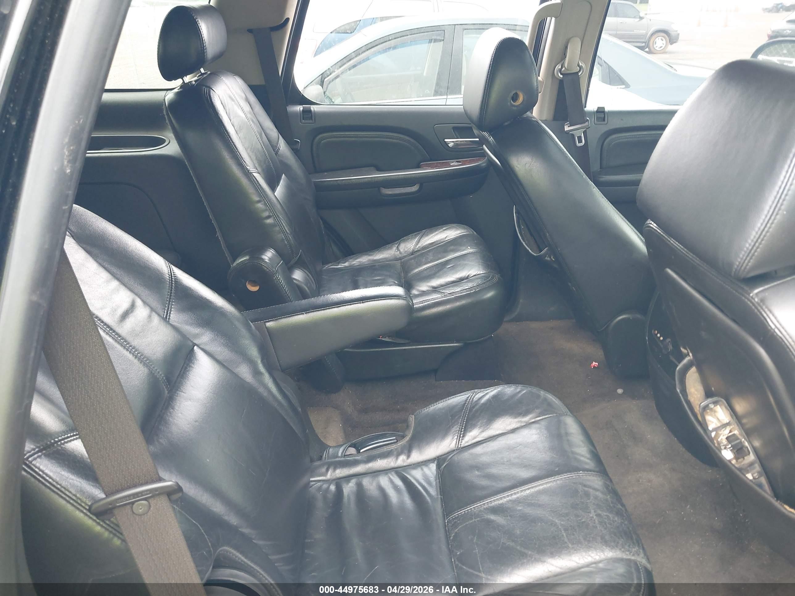 GMC YUKON image 8