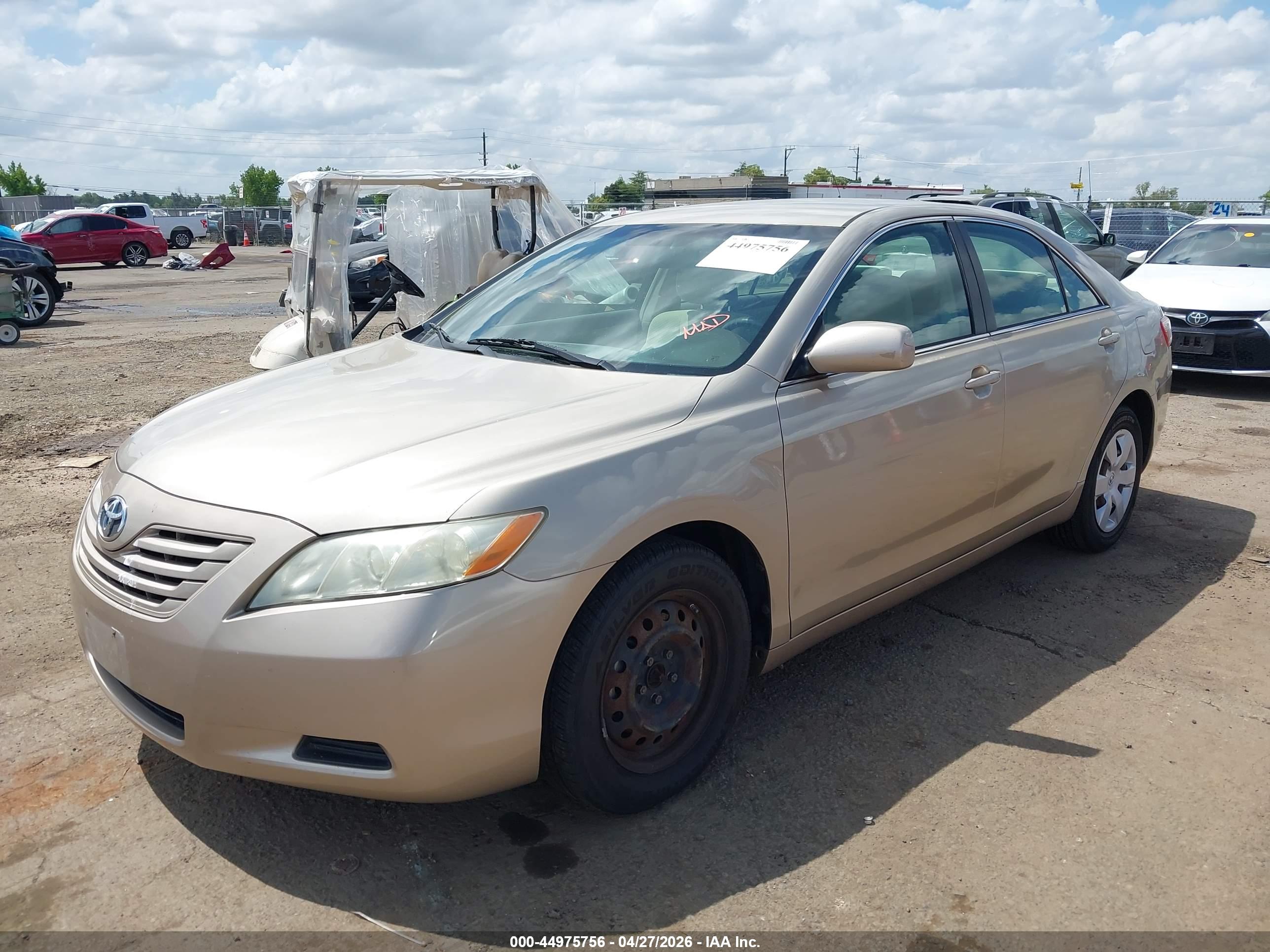 TOYOTA CAMRY image 2