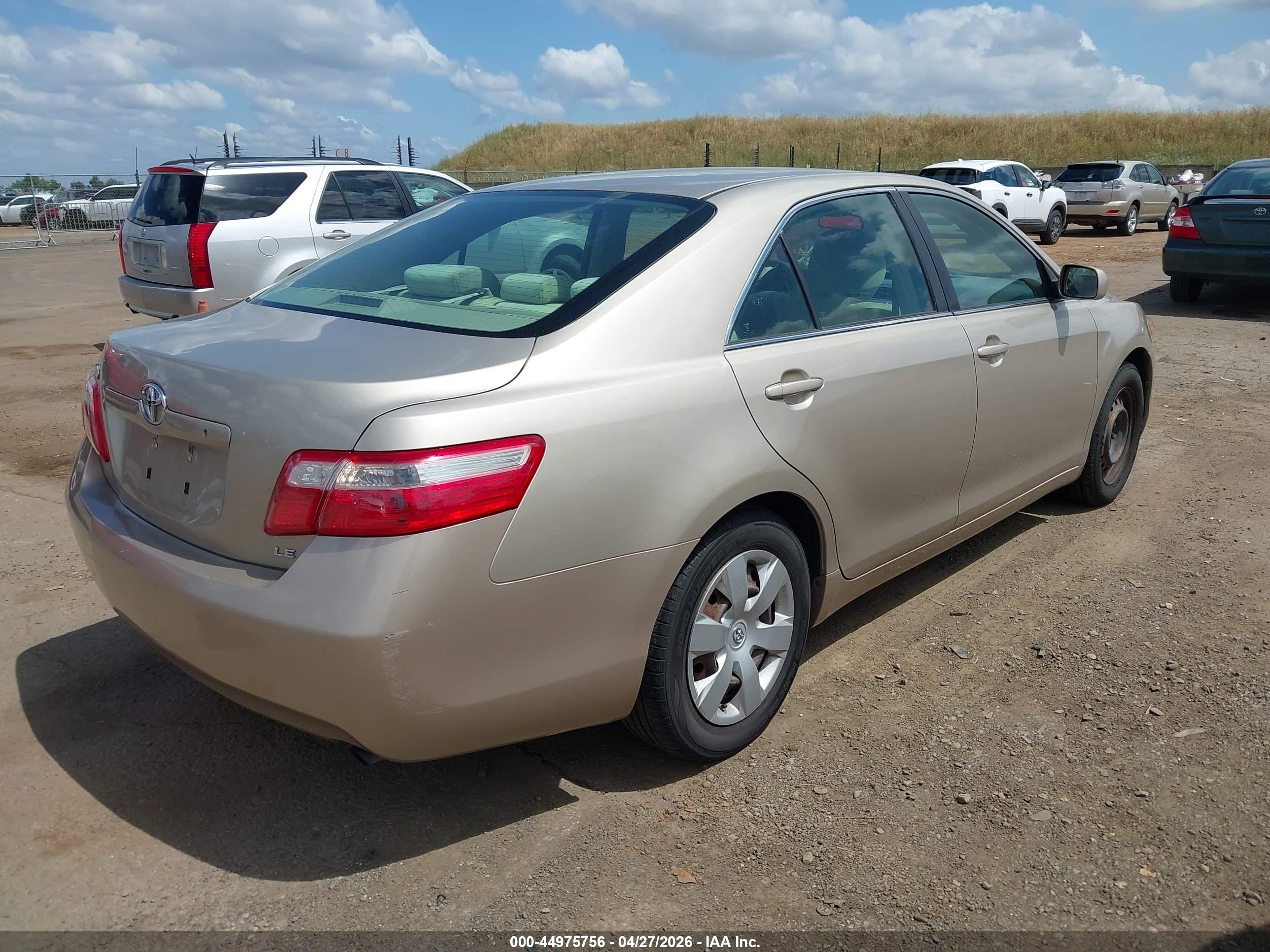 TOYOTA CAMRY image 4