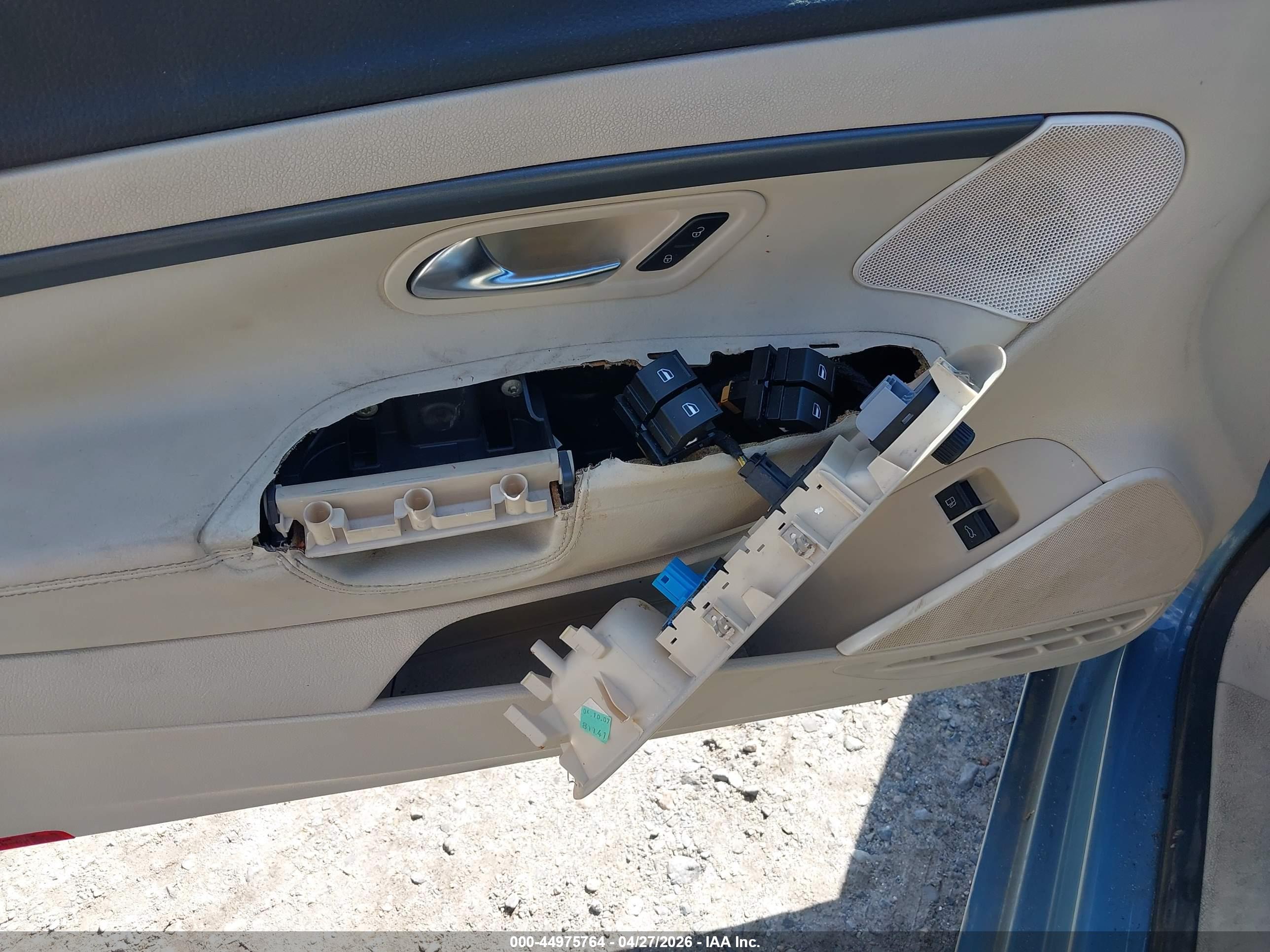 VOLKSWAGEN EOS image 6