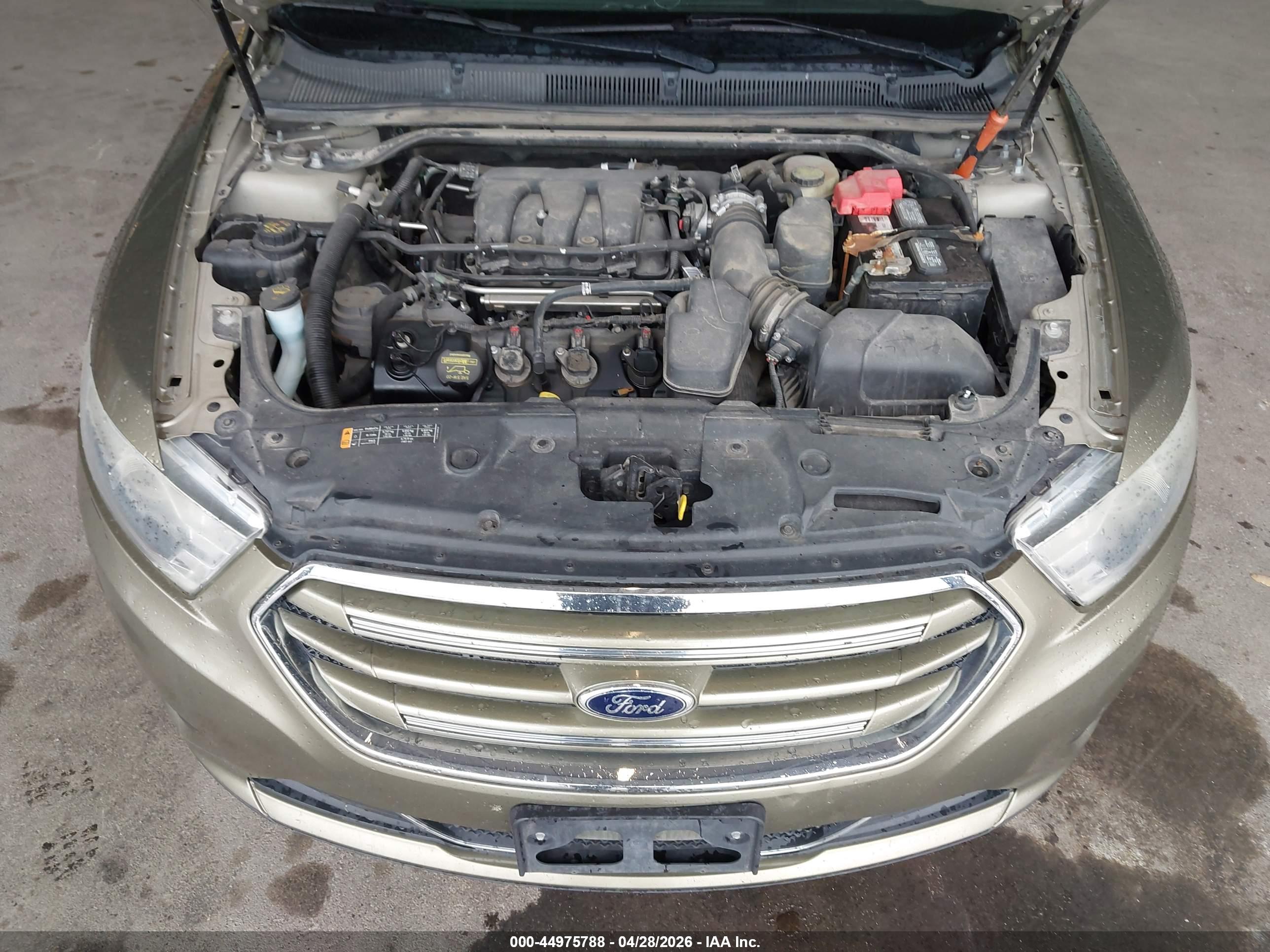 FORD TAURUS image 10