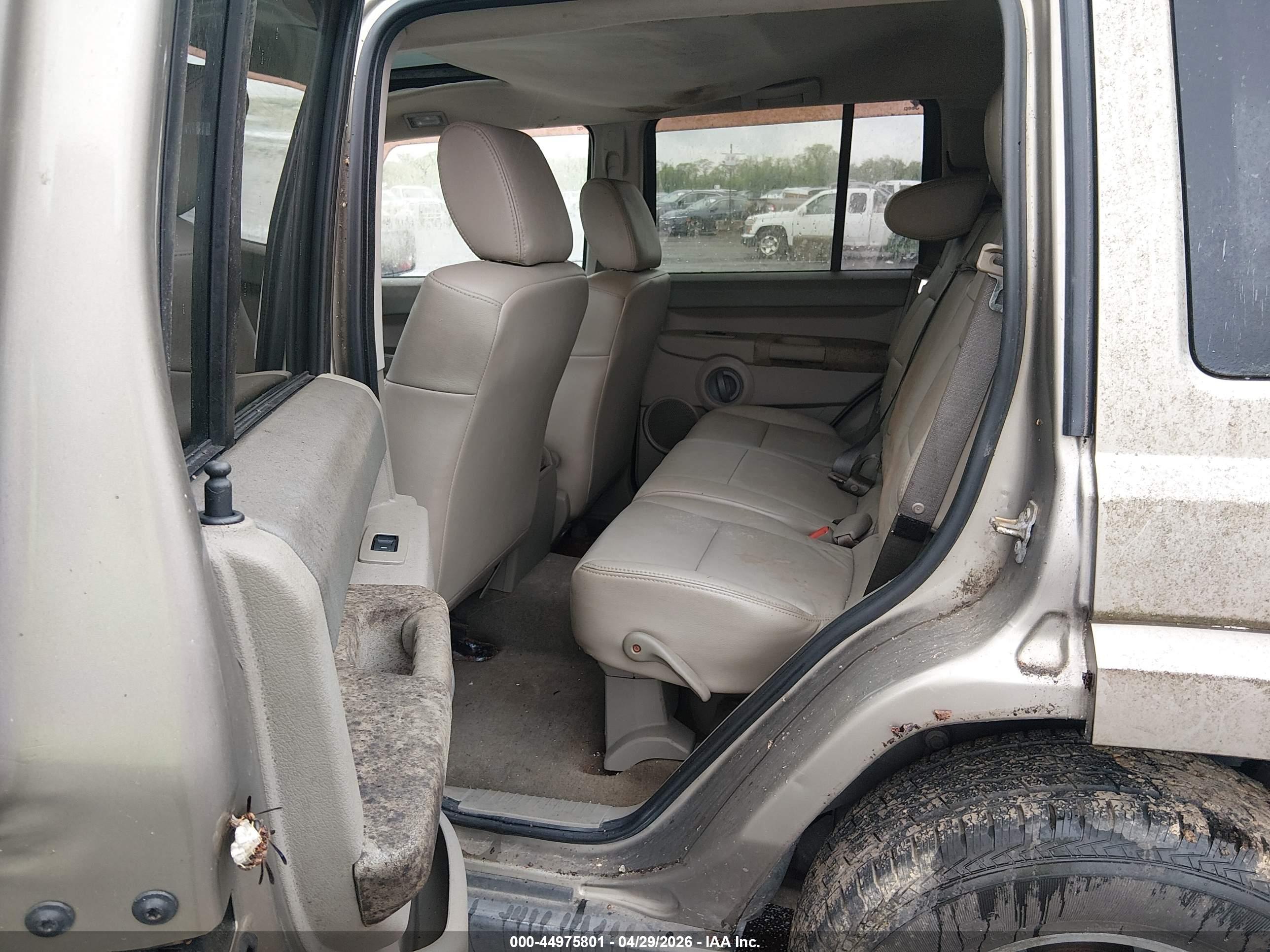 JEEP COMMANDER image 8