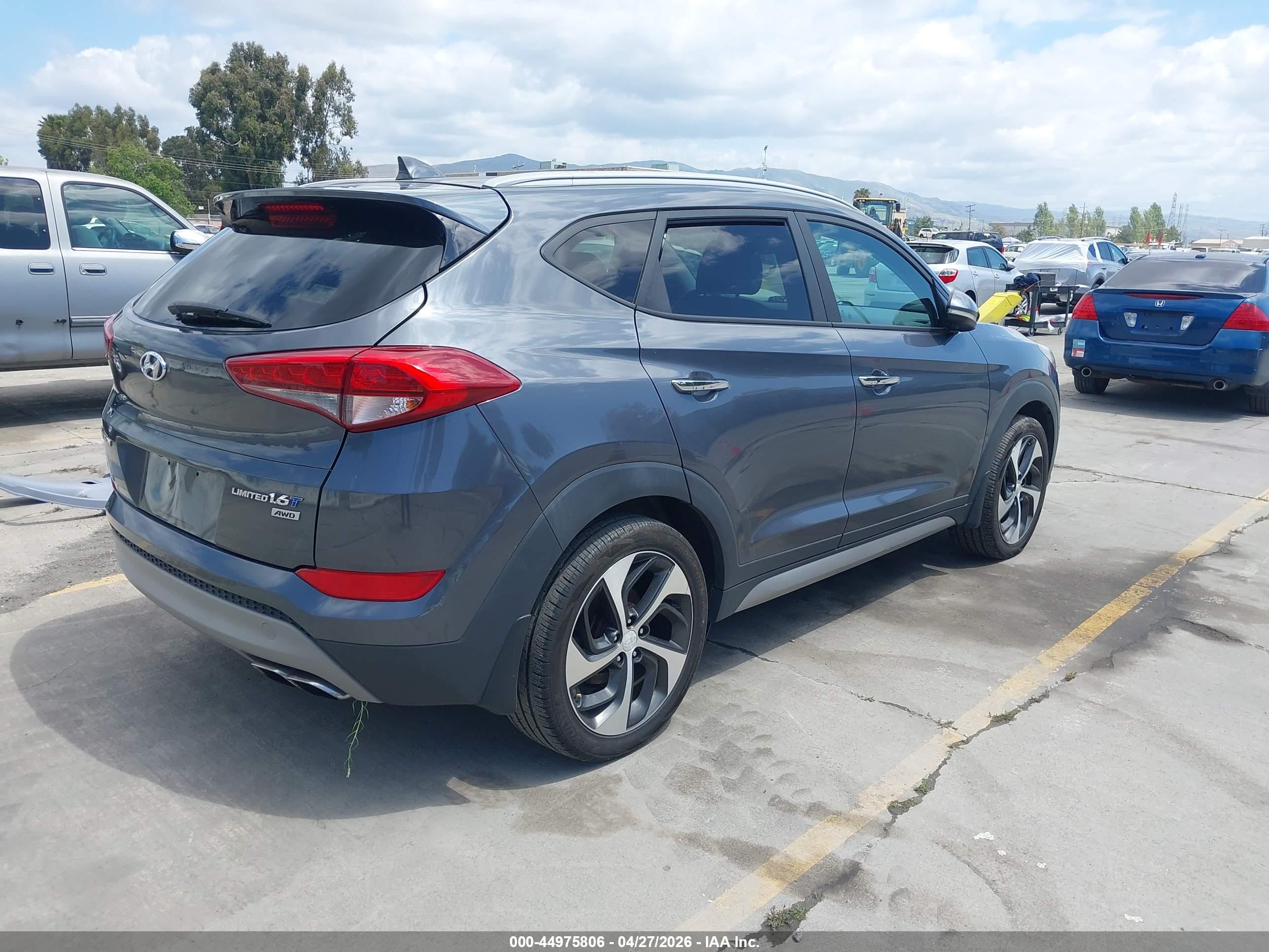 HYUNDAI TUCSON image 4