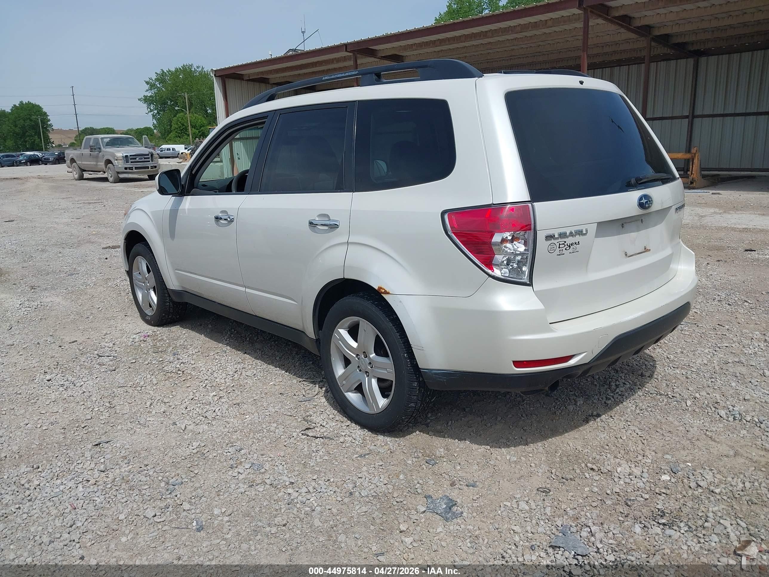 SUBARU FORESTER image 3