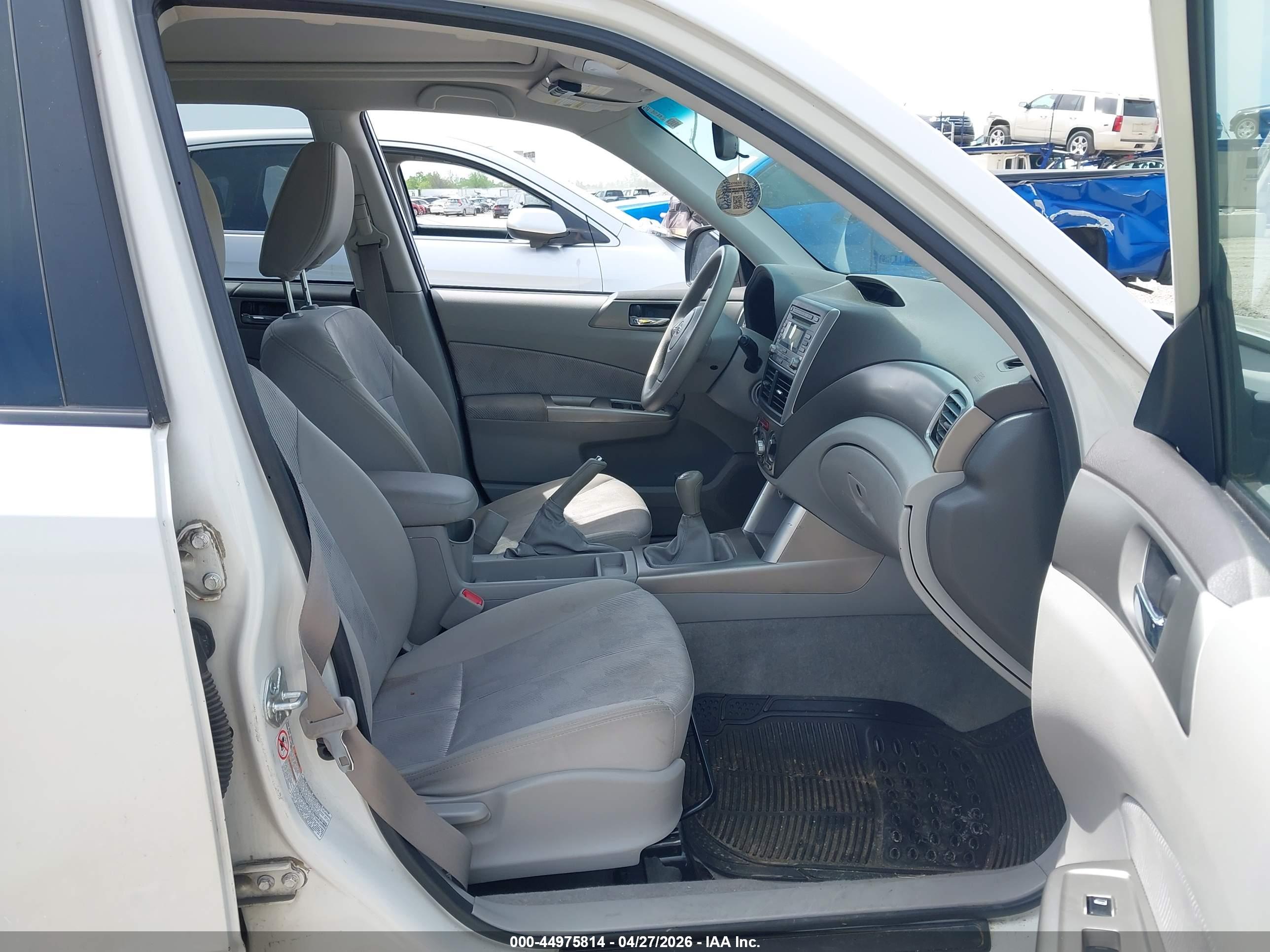 SUBARU FORESTER image 5