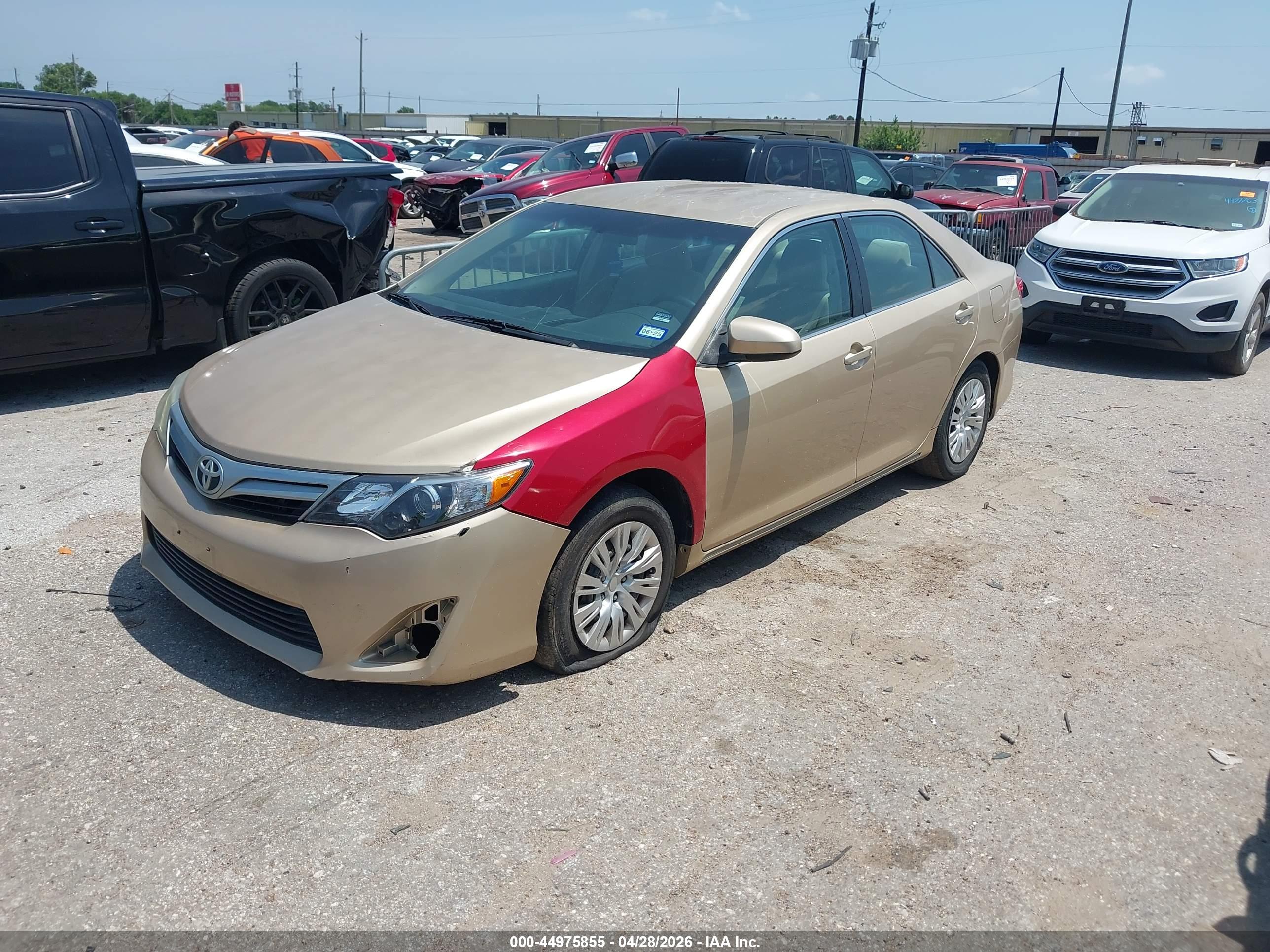 TOYOTA CAMRY image 2