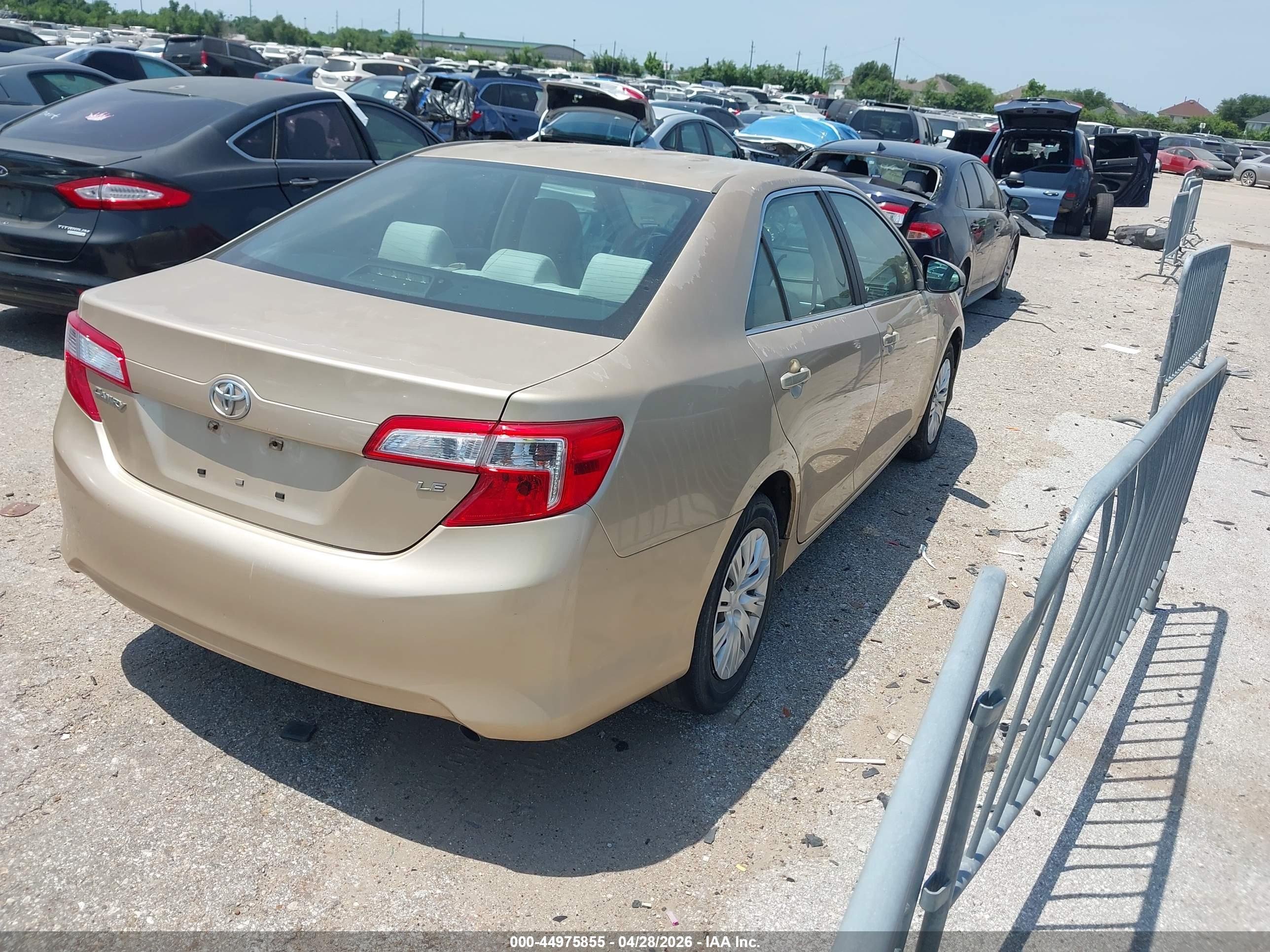 TOYOTA CAMRY image 4