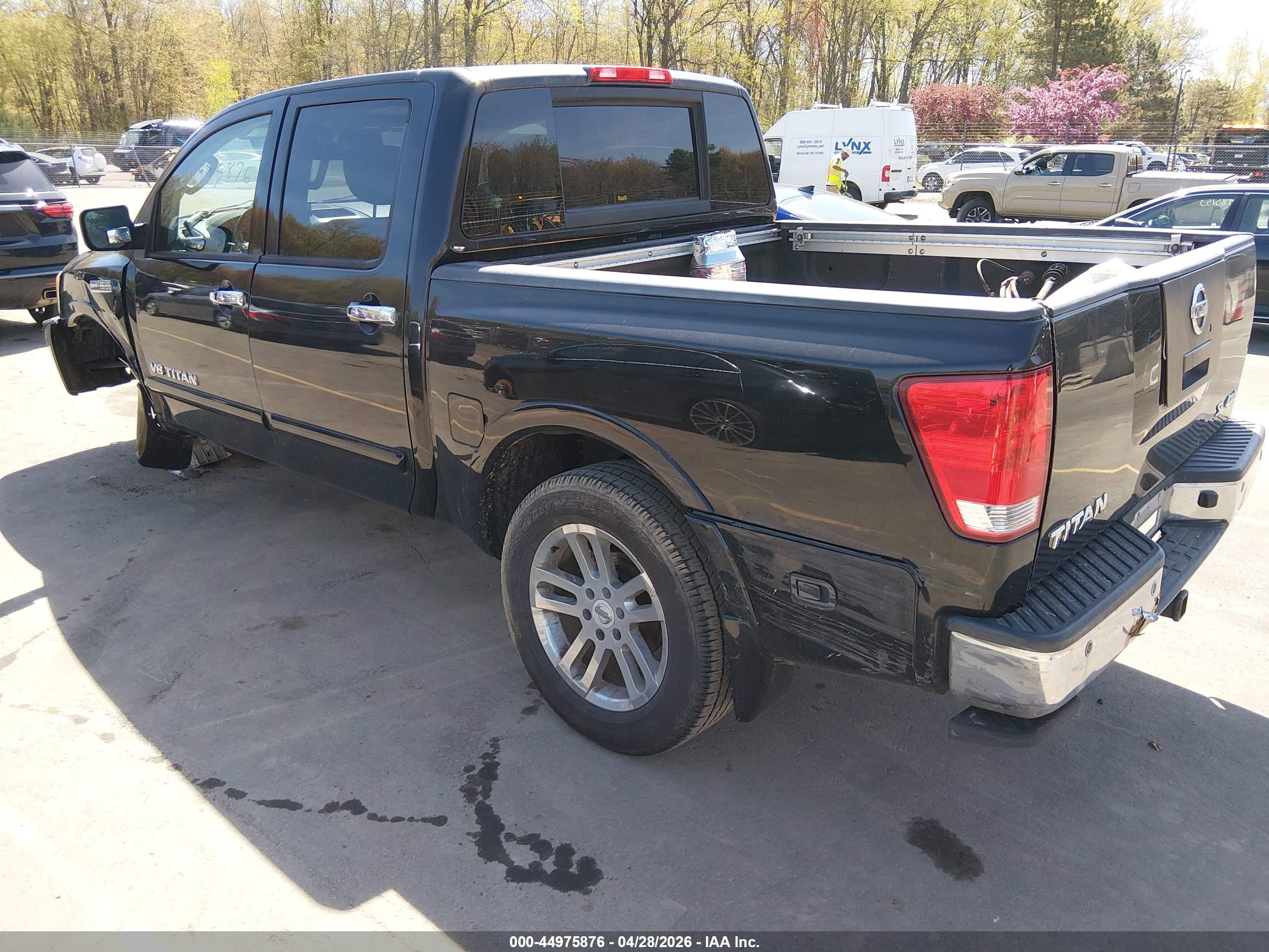 NISSAN TITAN image 3