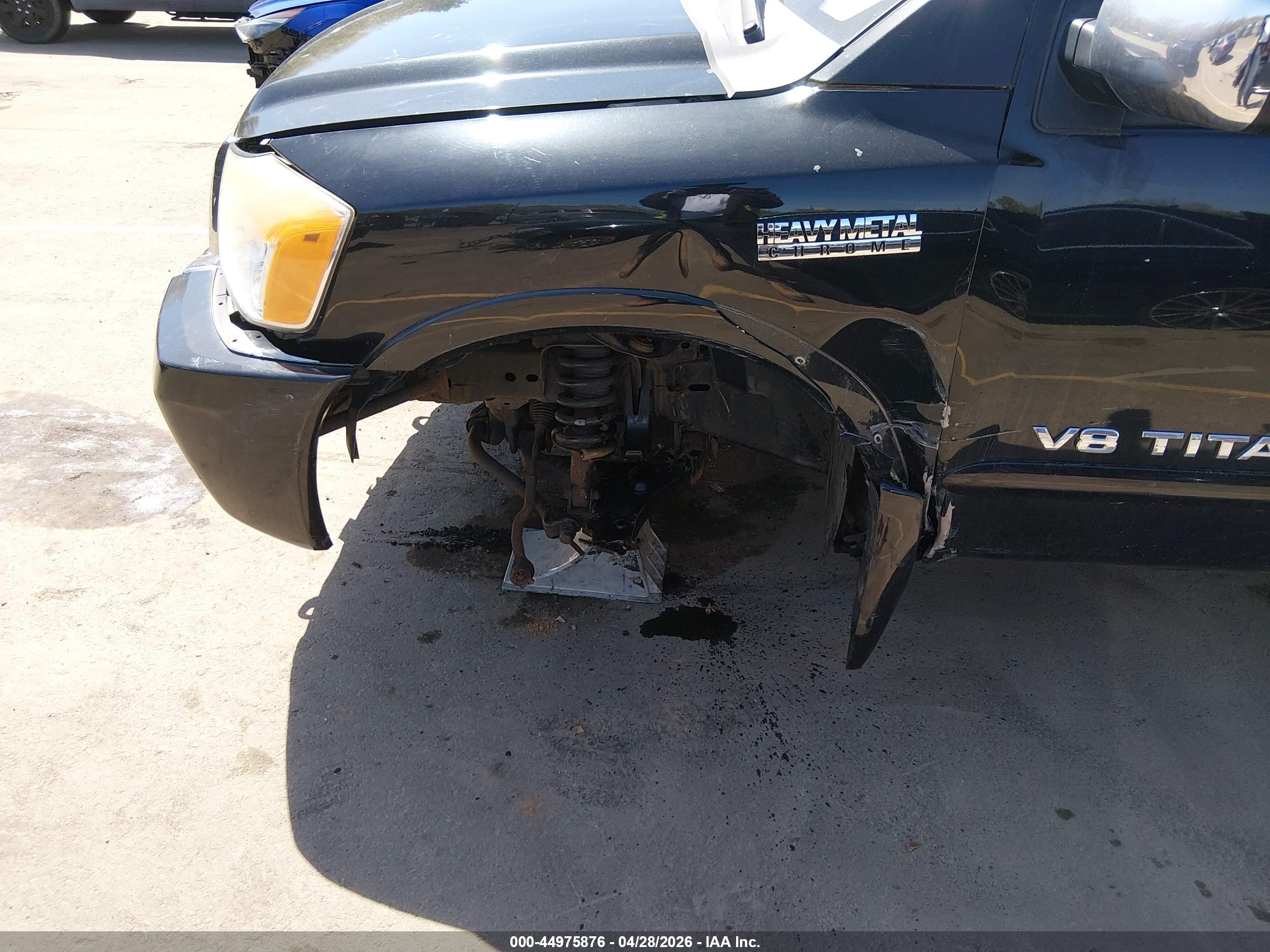 NISSAN TITAN image 6