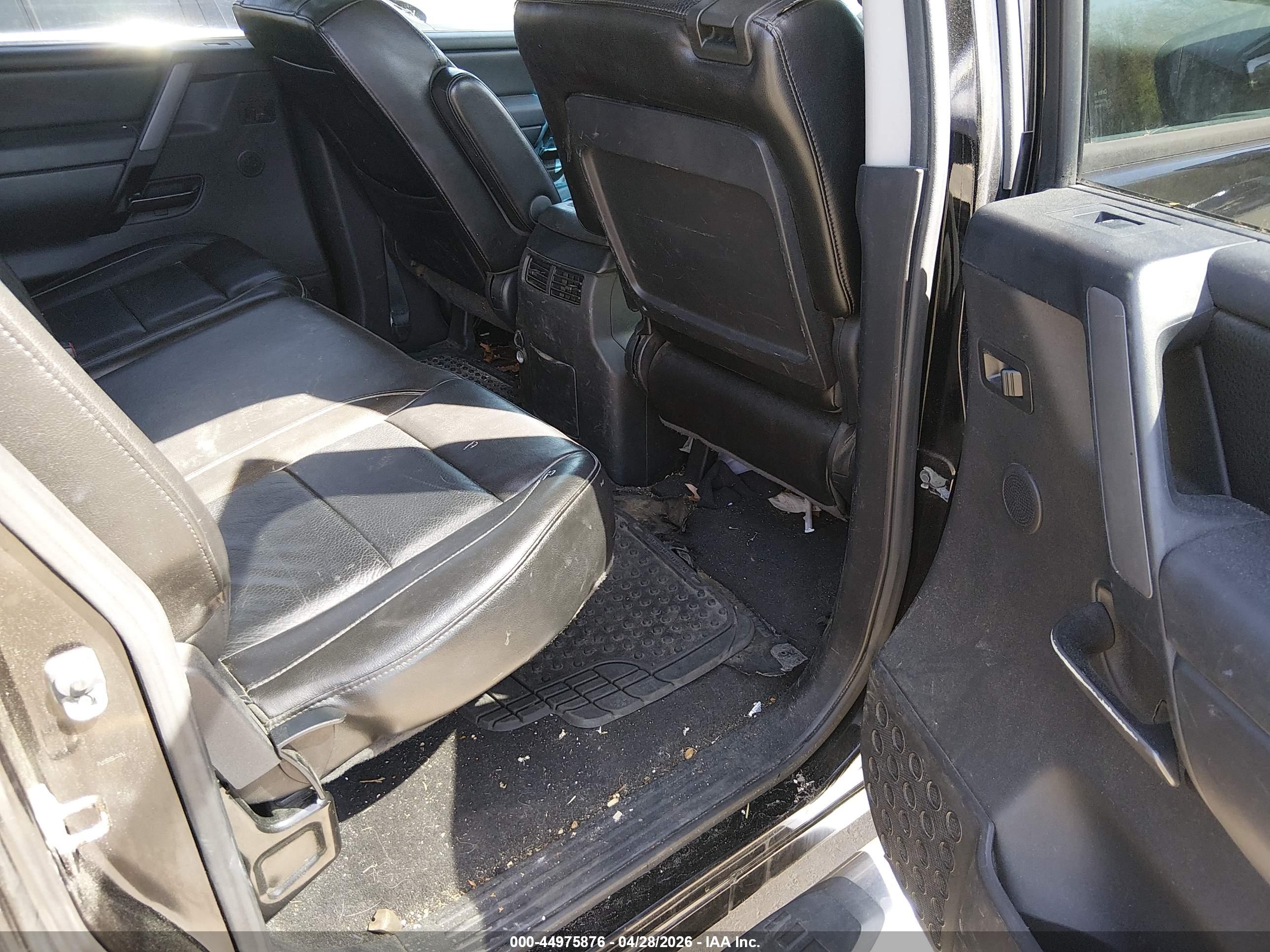 NISSAN TITAN image 8