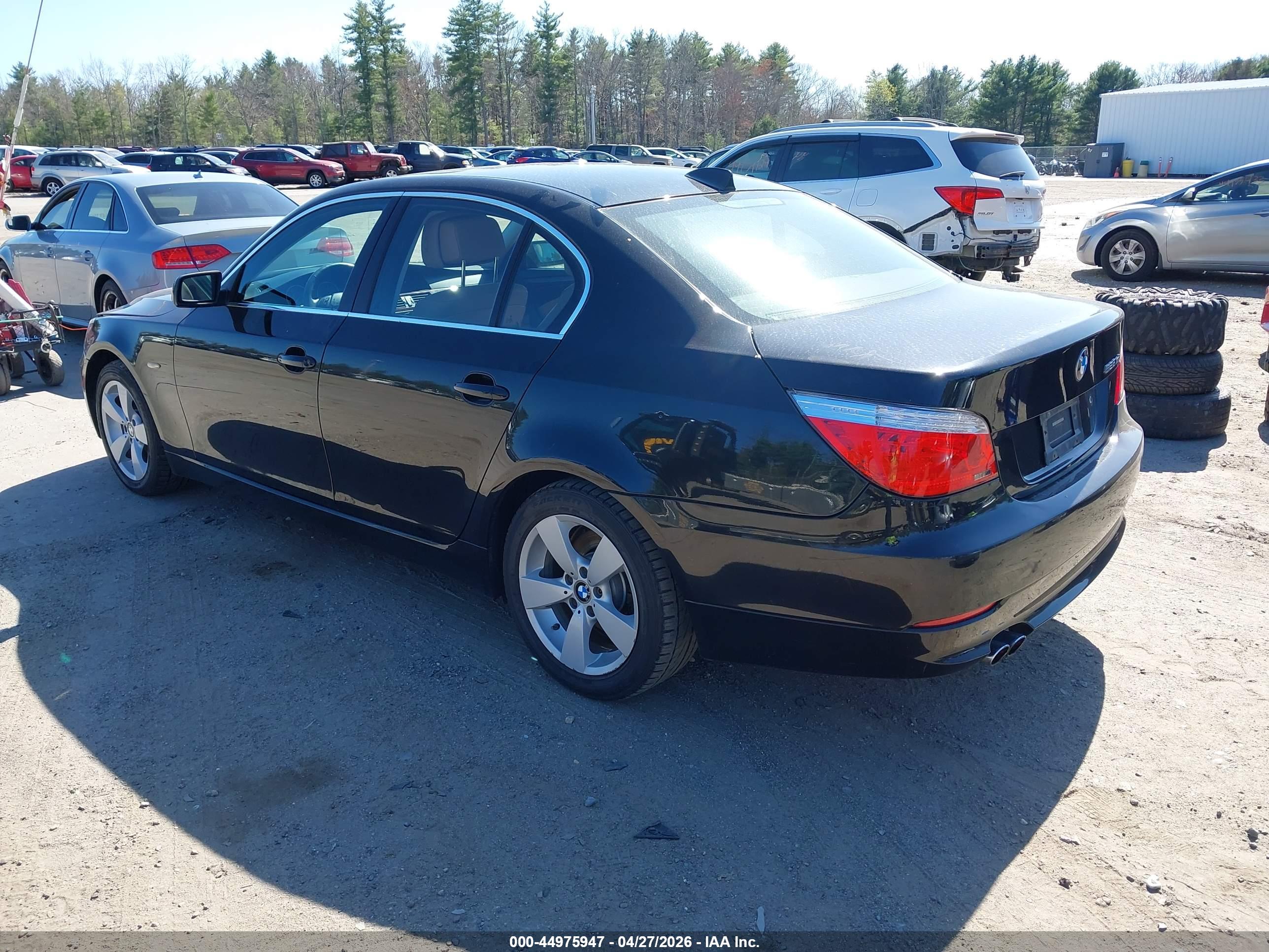 BMW 528XI image 3