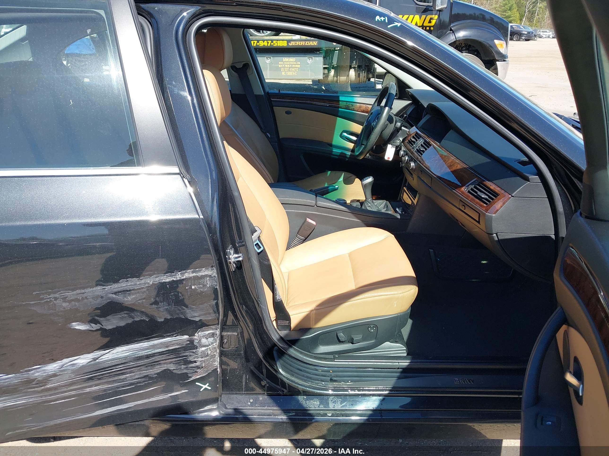 BMW 528XI image 5