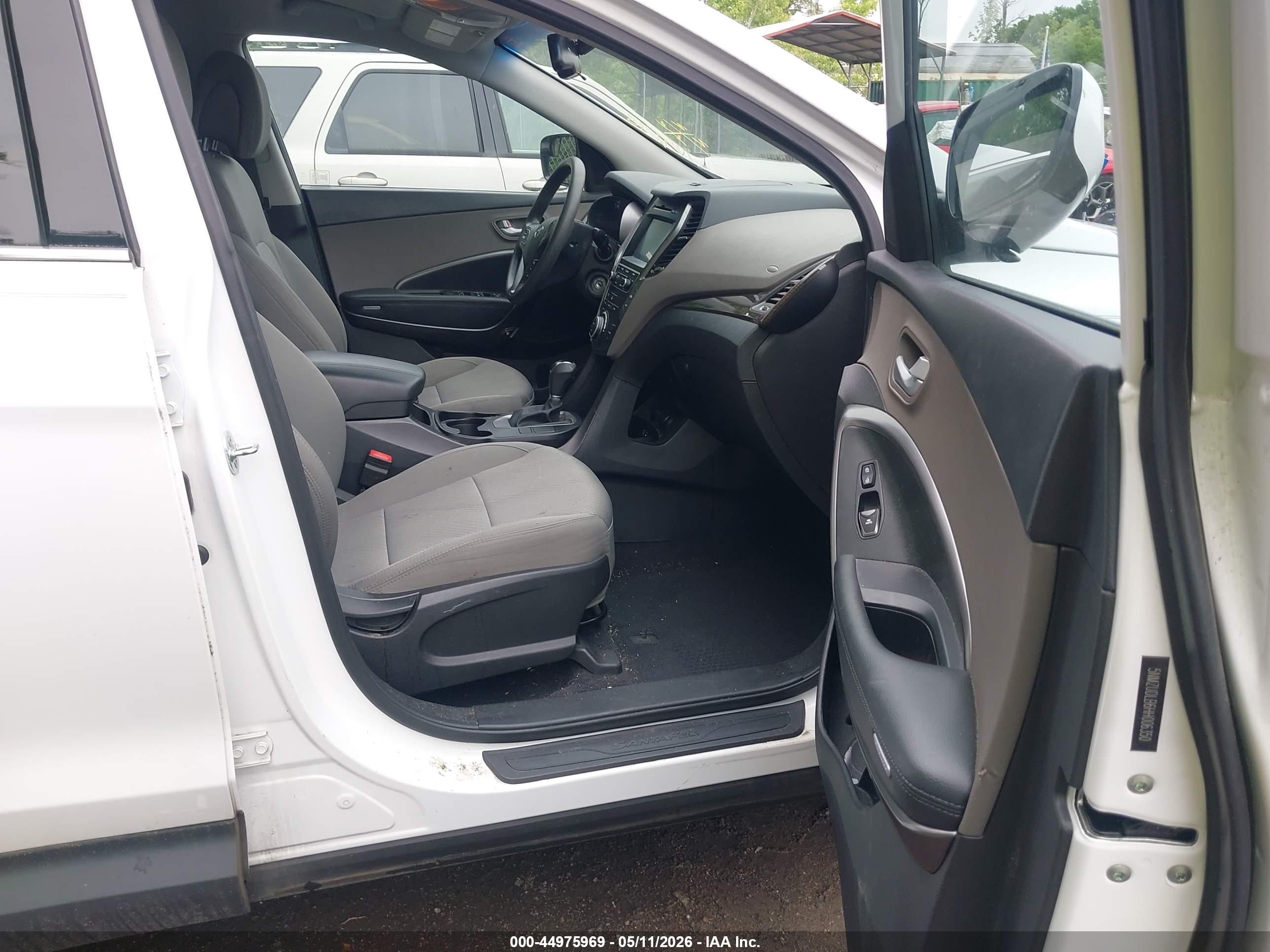 HYUNDAI SANTA image 5