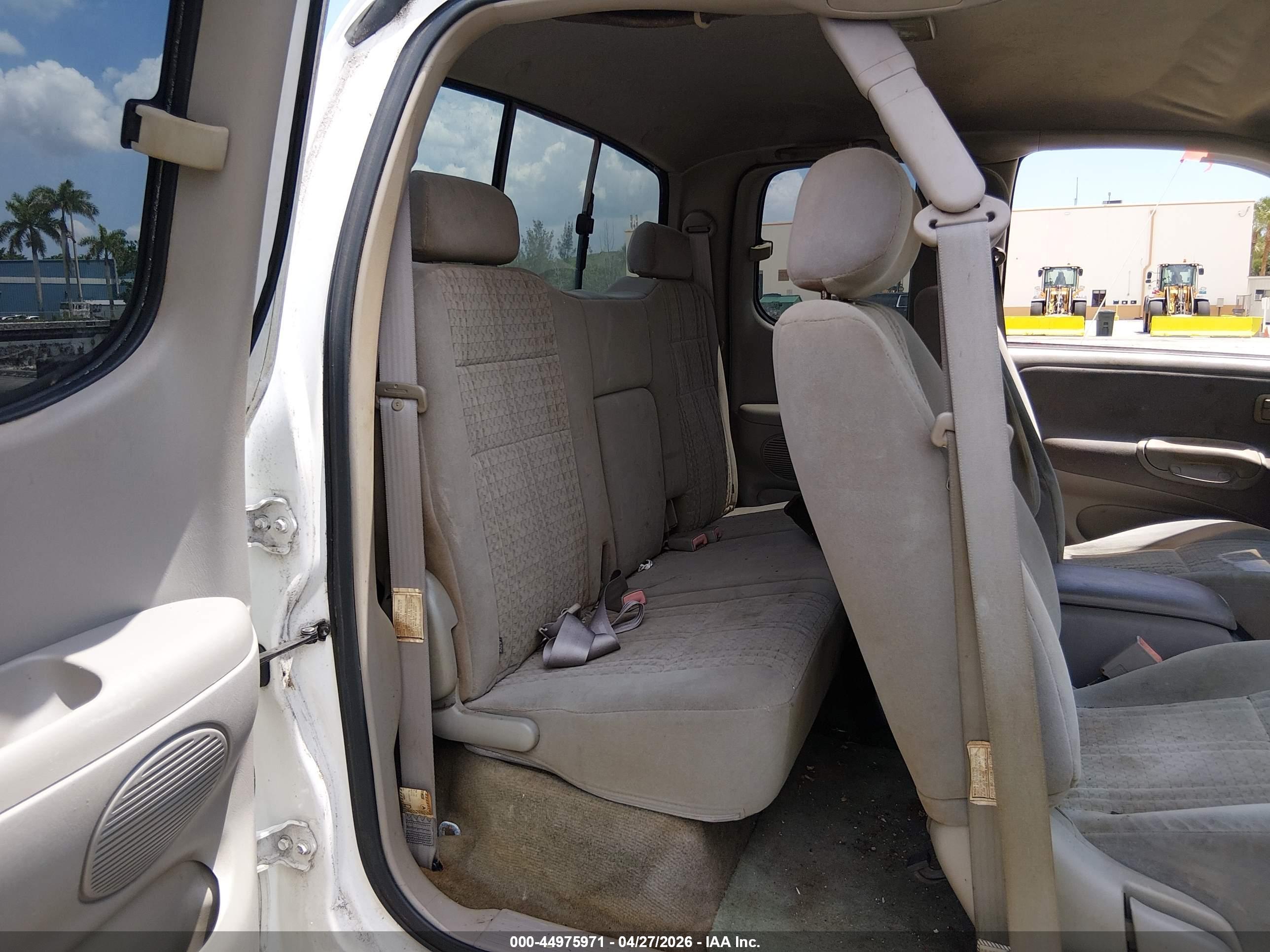 TOYOTA TUNDRA image 8