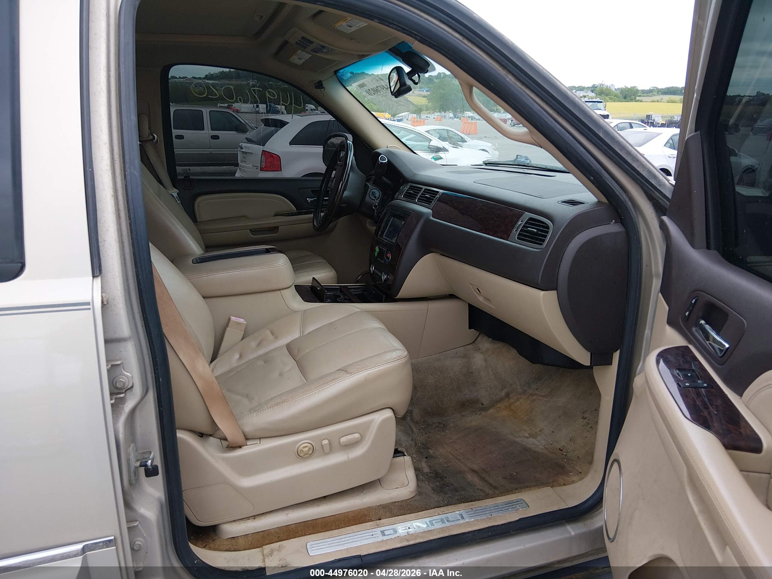 GMC YUKON image 5