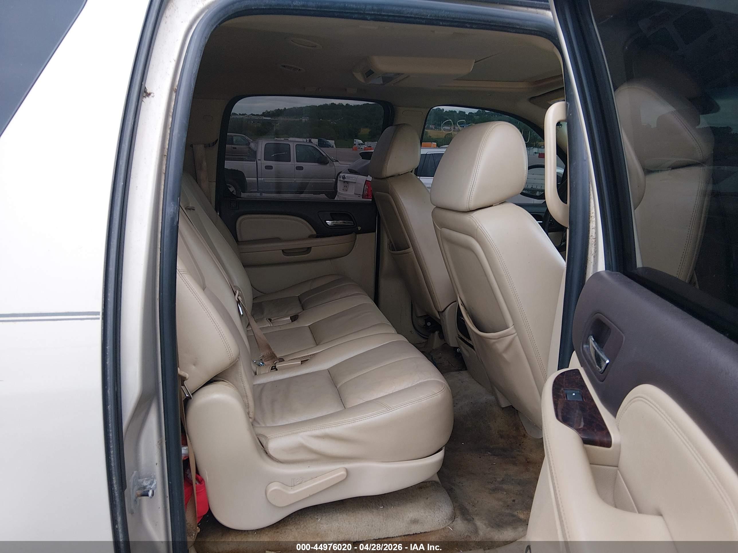 GMC YUKON image 8