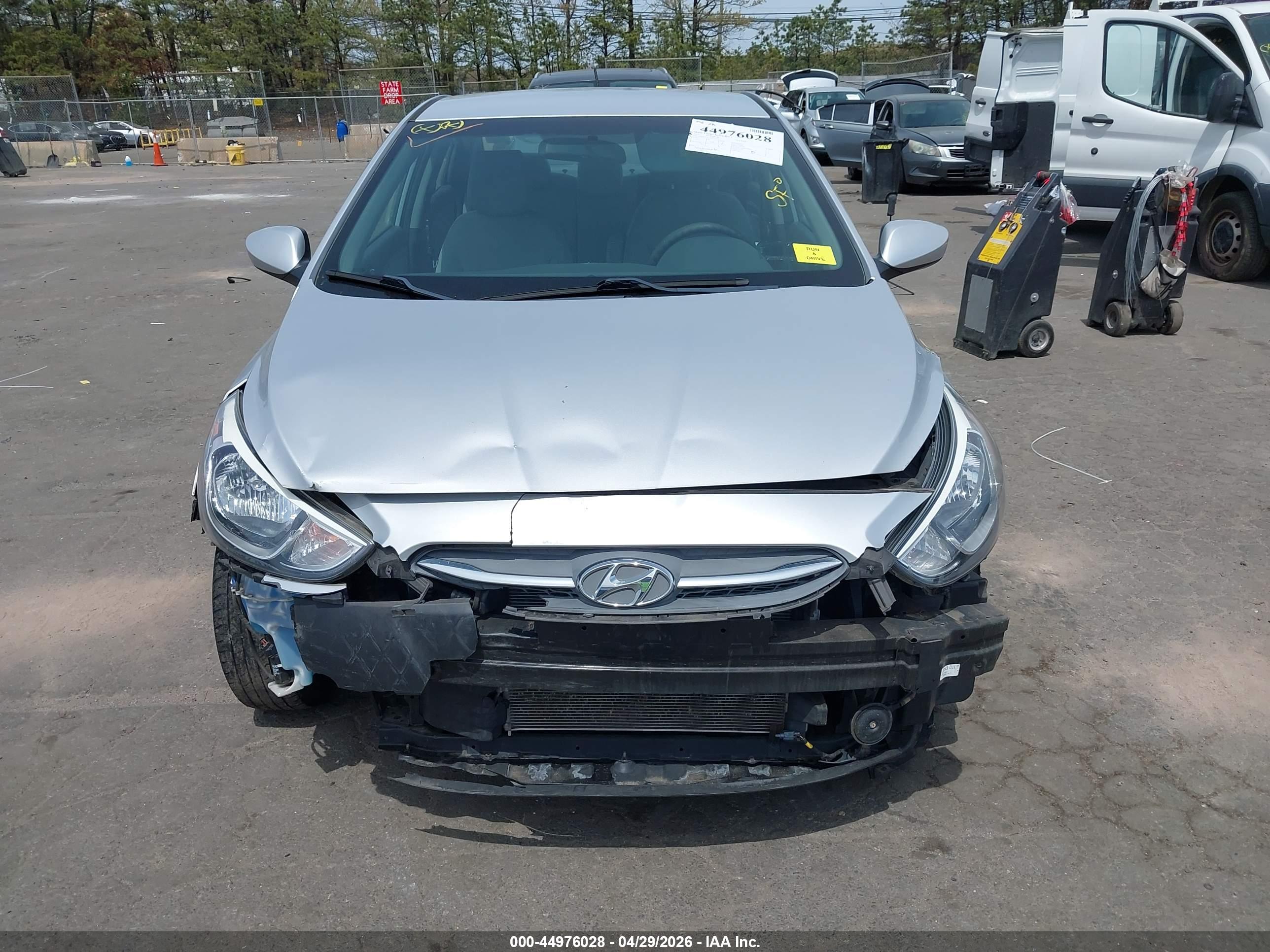HYUNDAI ACCENT image 6