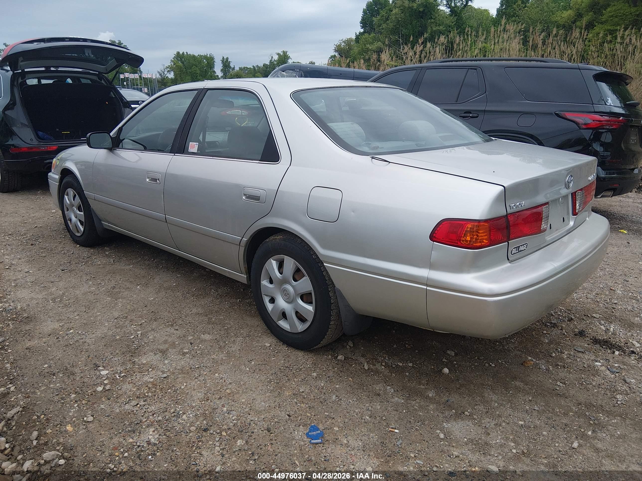 TOYOTA CAMRY image 3
