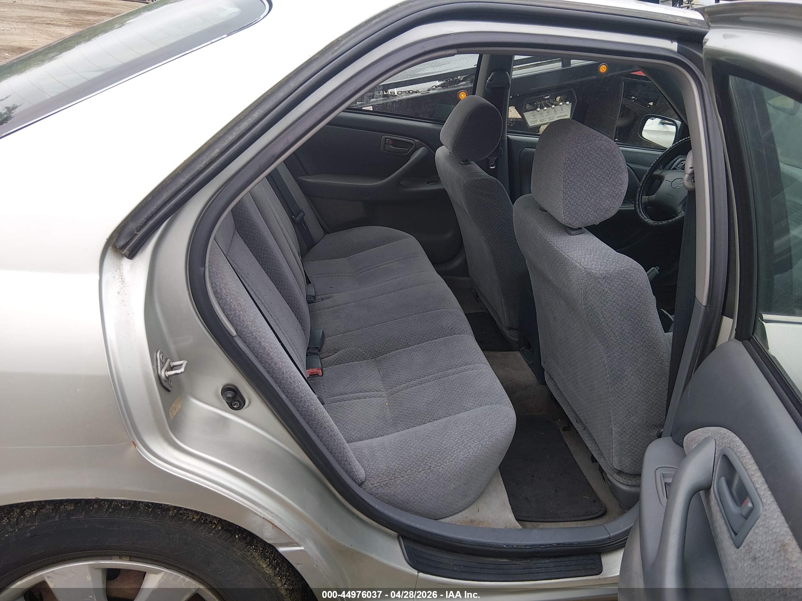 TOYOTA CAMRY image 8