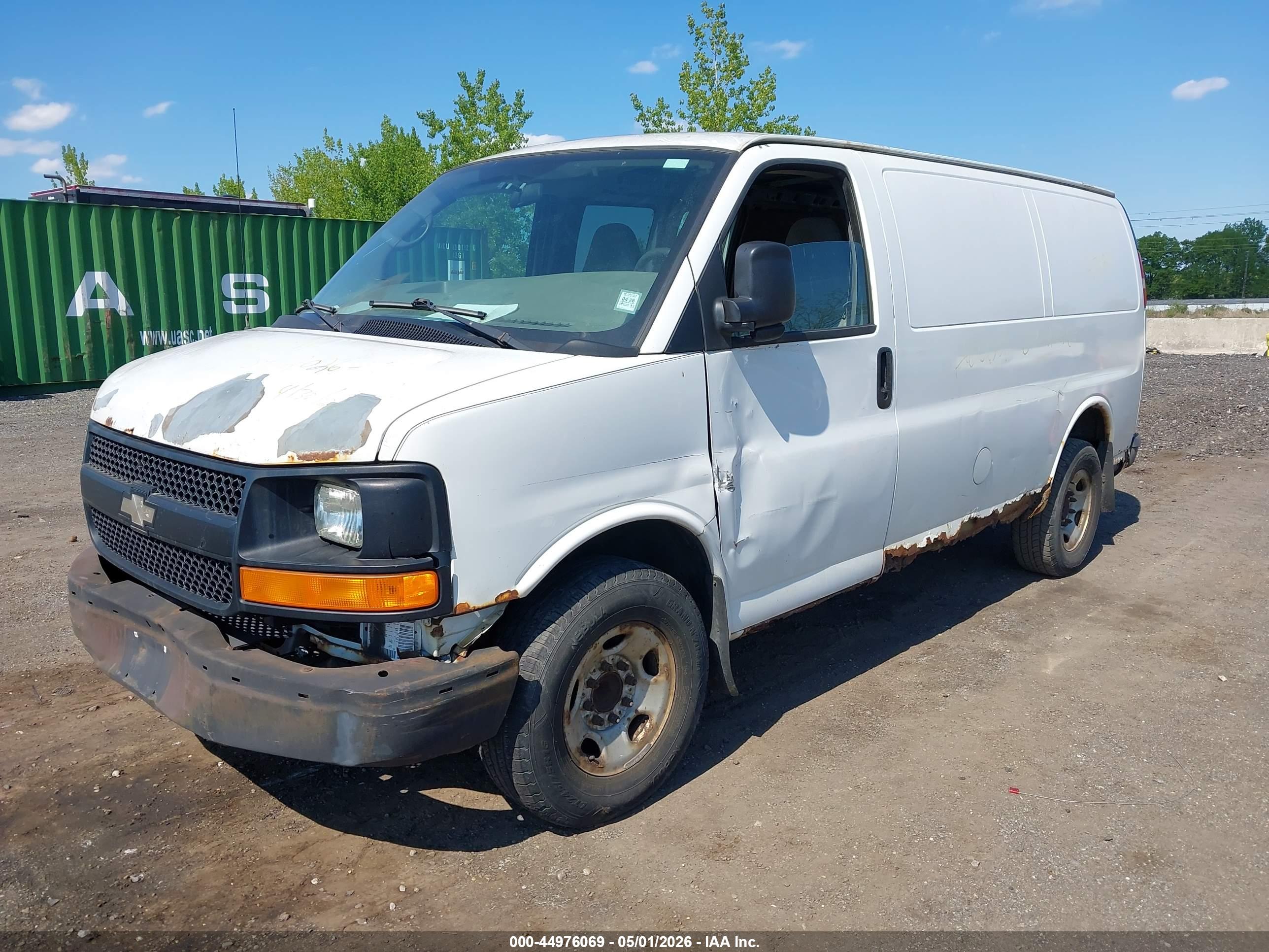 CHEVROLET EXPRESS image 2