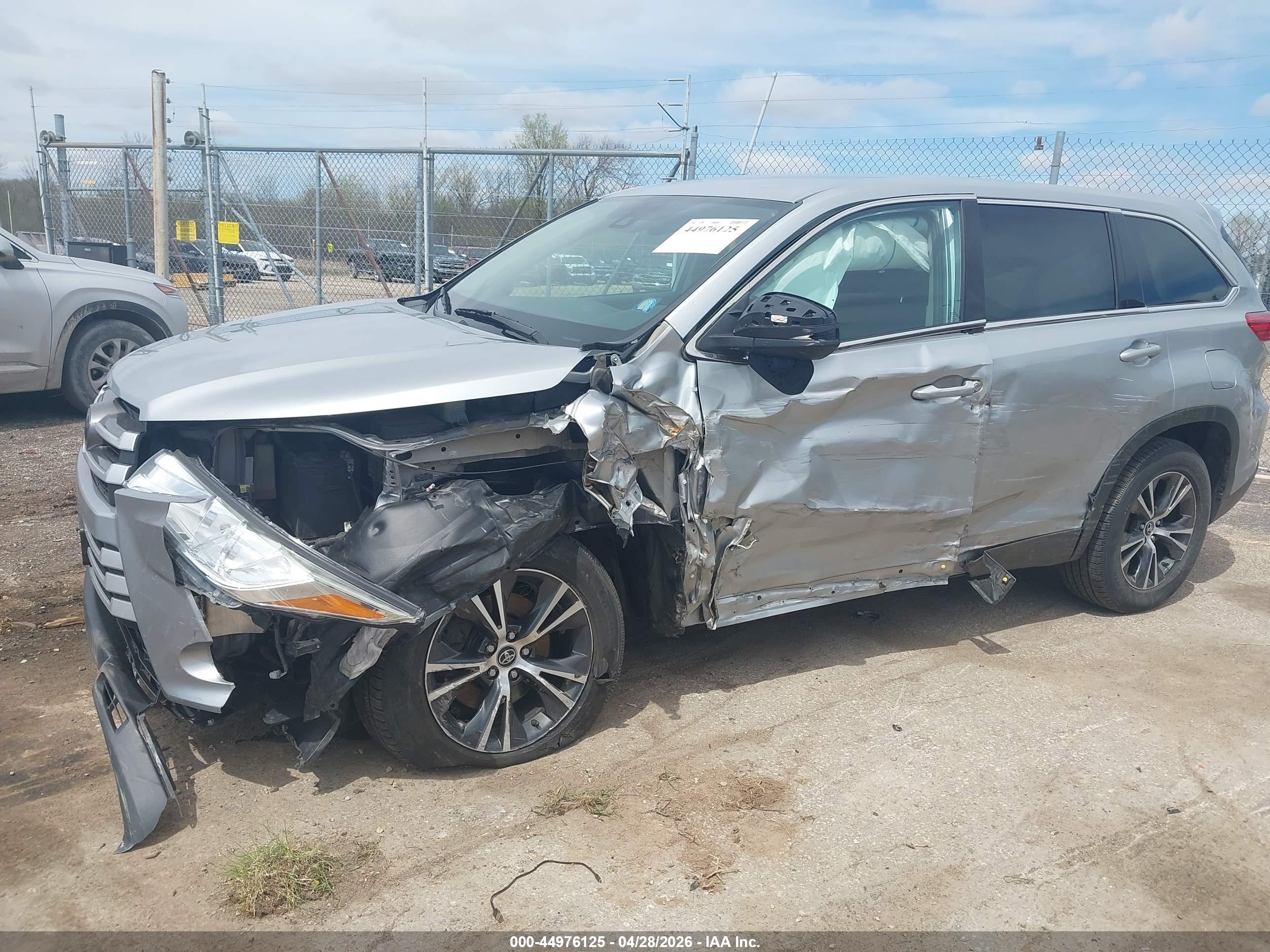TOYOTA HIGHLANDER image 6