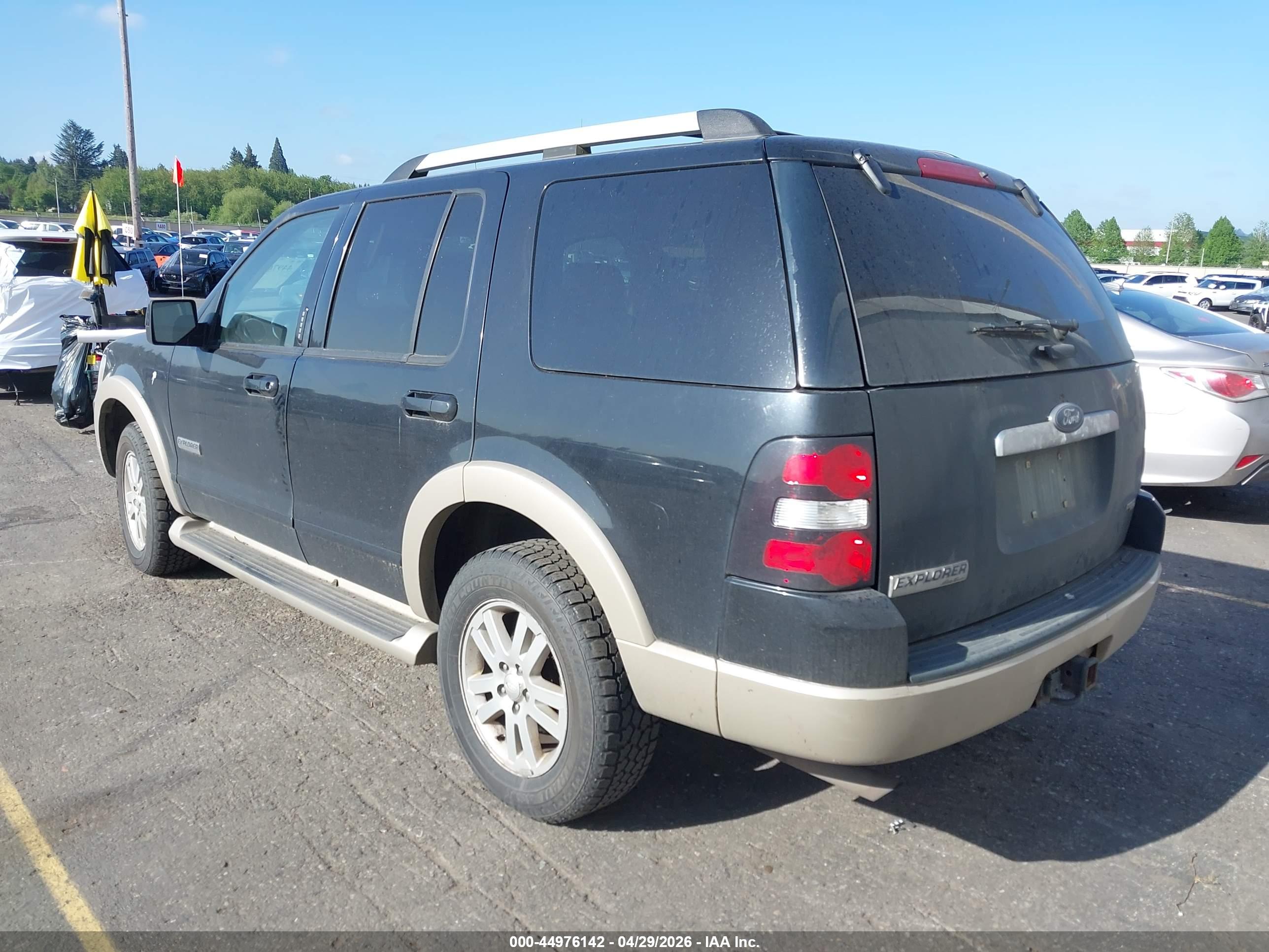 FORD EXPLORER image 3