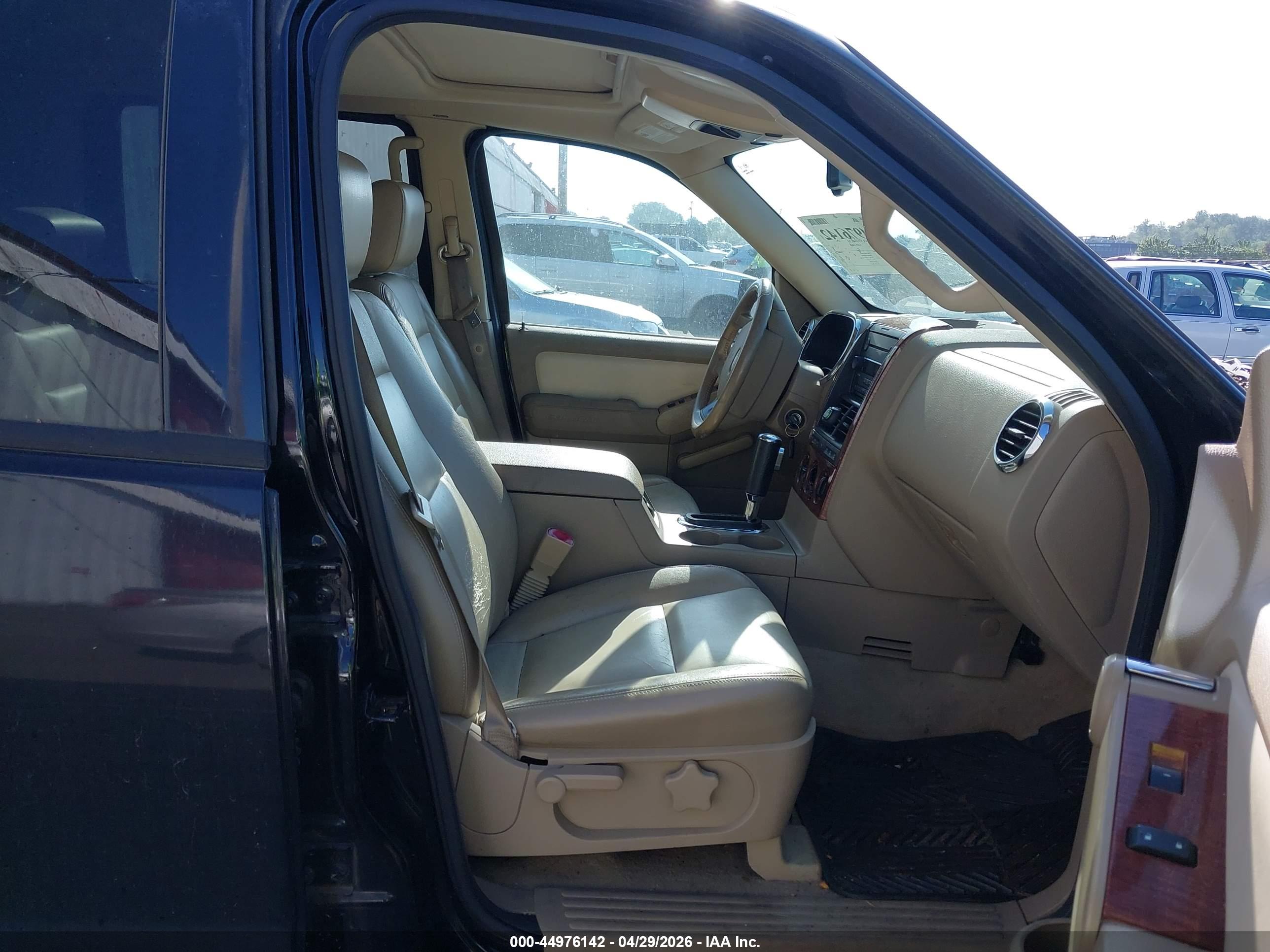 FORD EXPLORER image 5