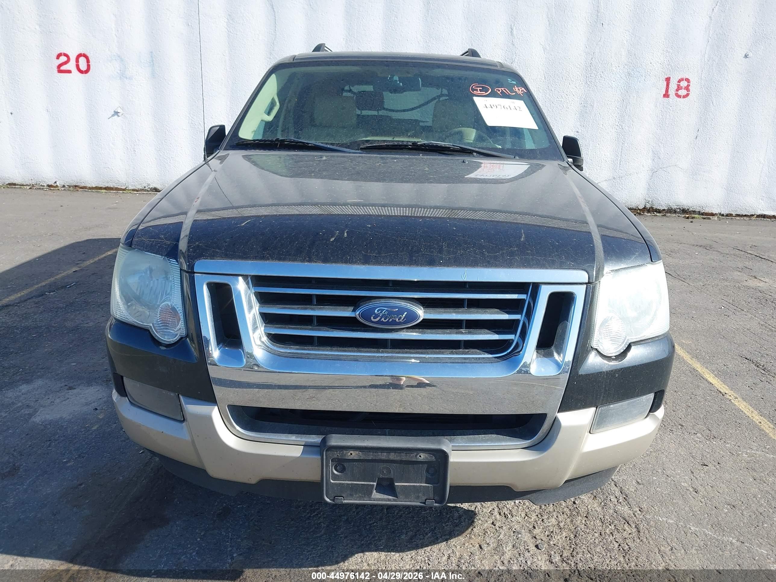 FORD EXPLORER image 6