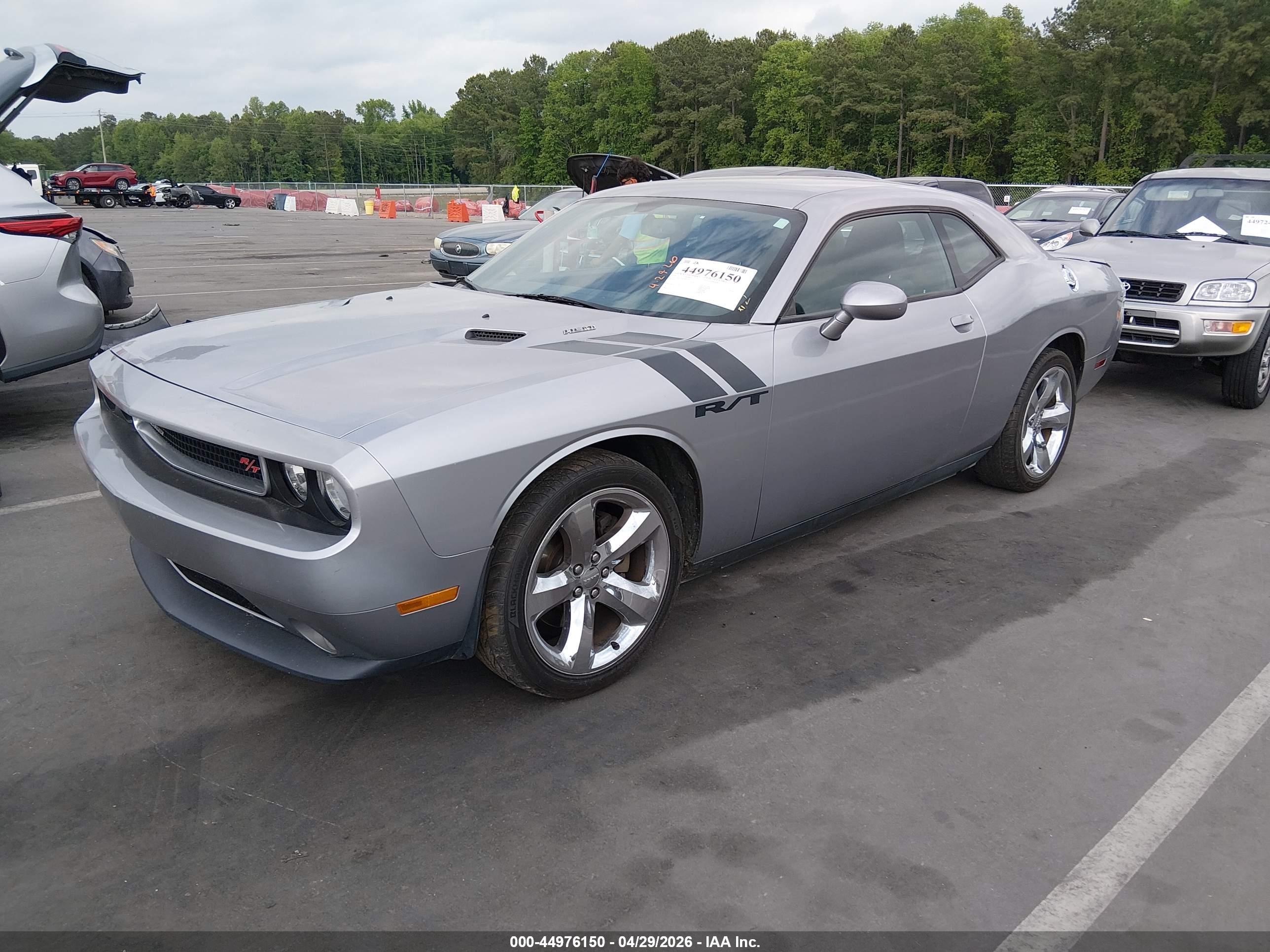 DODGE CHALLENGER image 2
